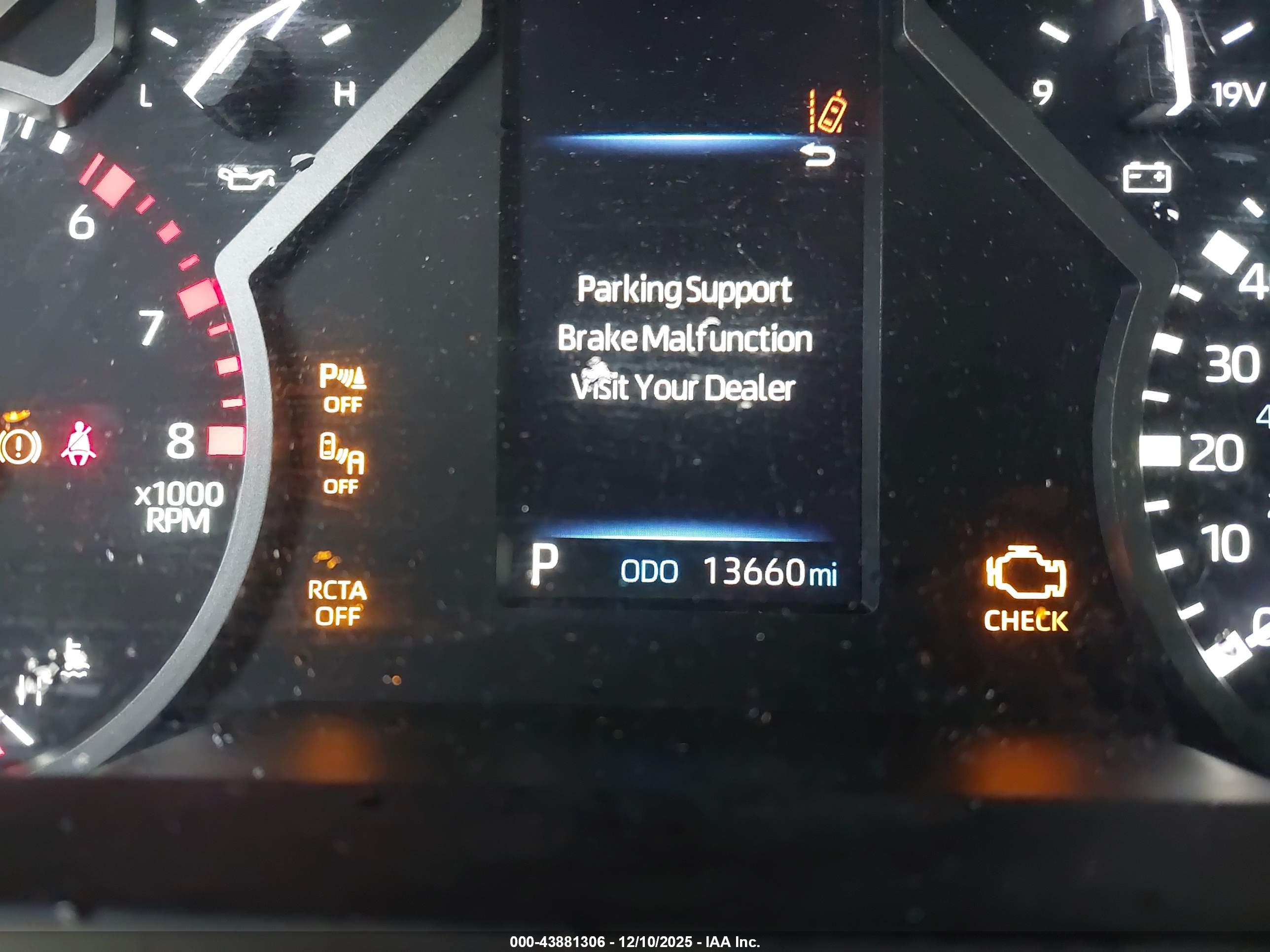 TOYOTA TUNDRA image 7