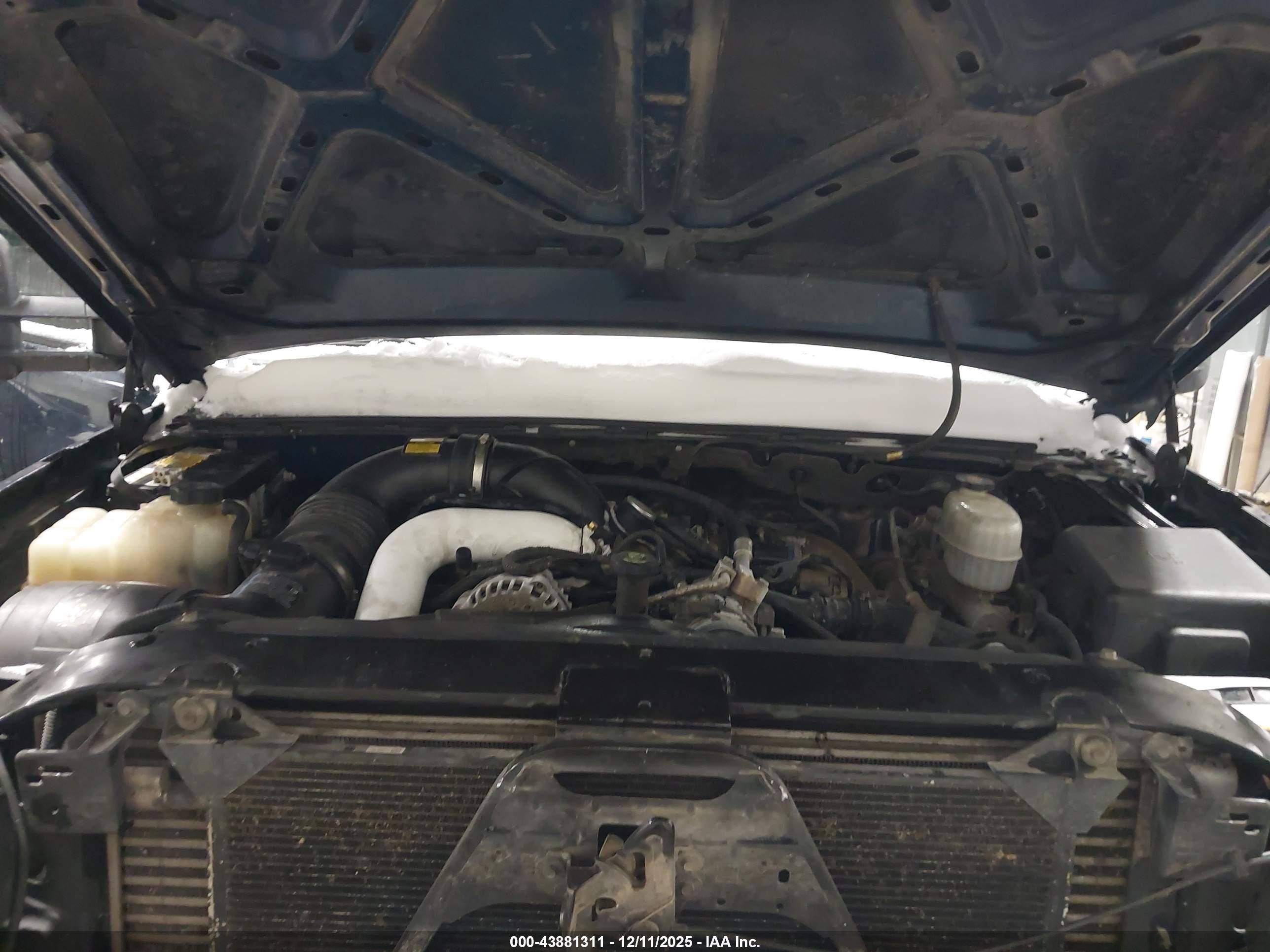 CHEVROLET SILVERADO image 10