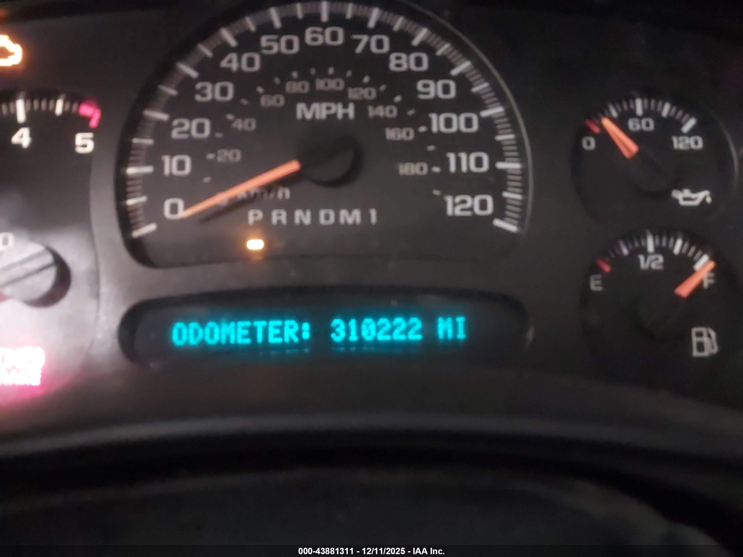 CHEVROLET SILVERADO image 7