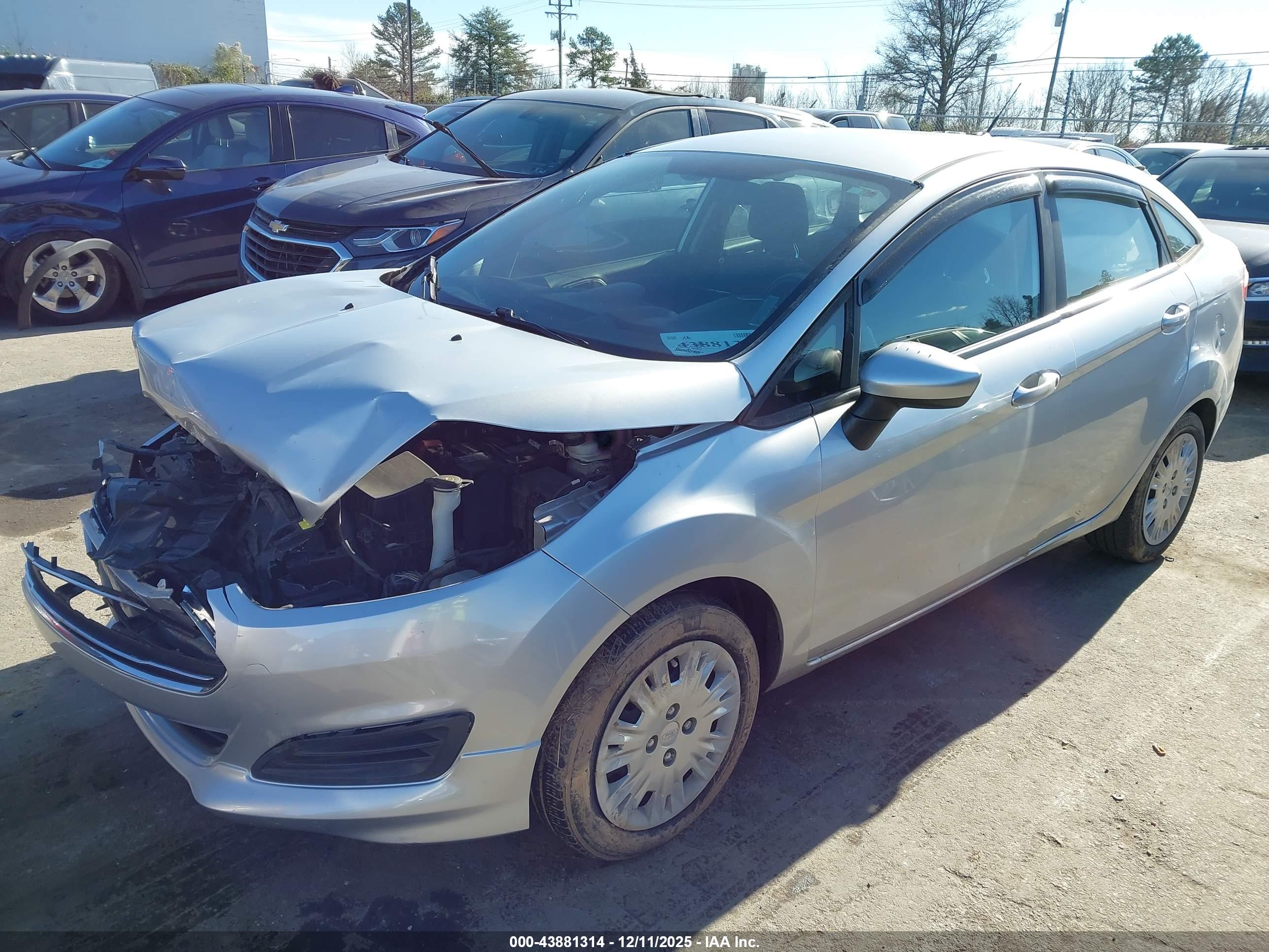 FORD FIESTA image 2