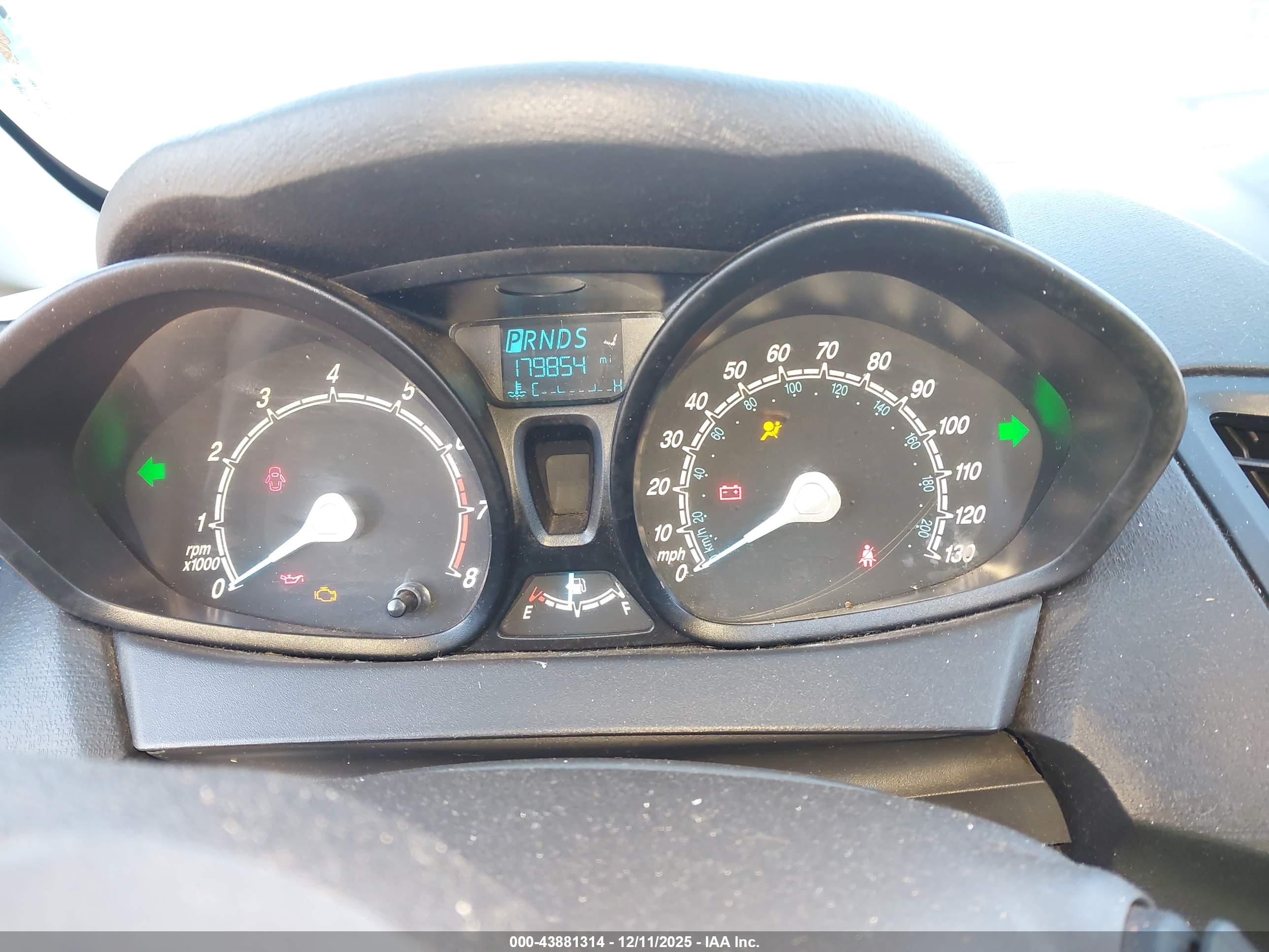 FORD FIESTA image 7