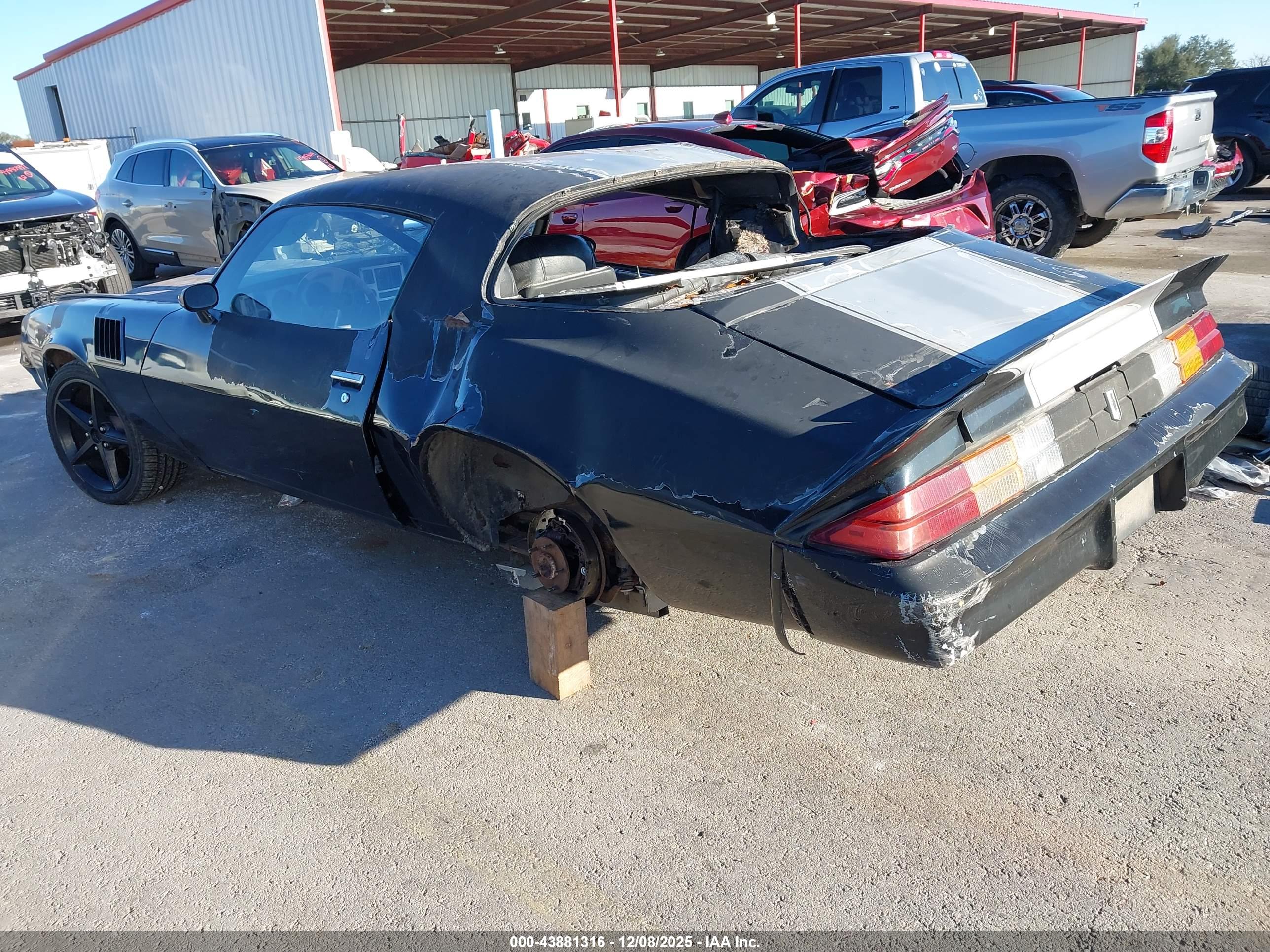 CHEV CAMARO image 3