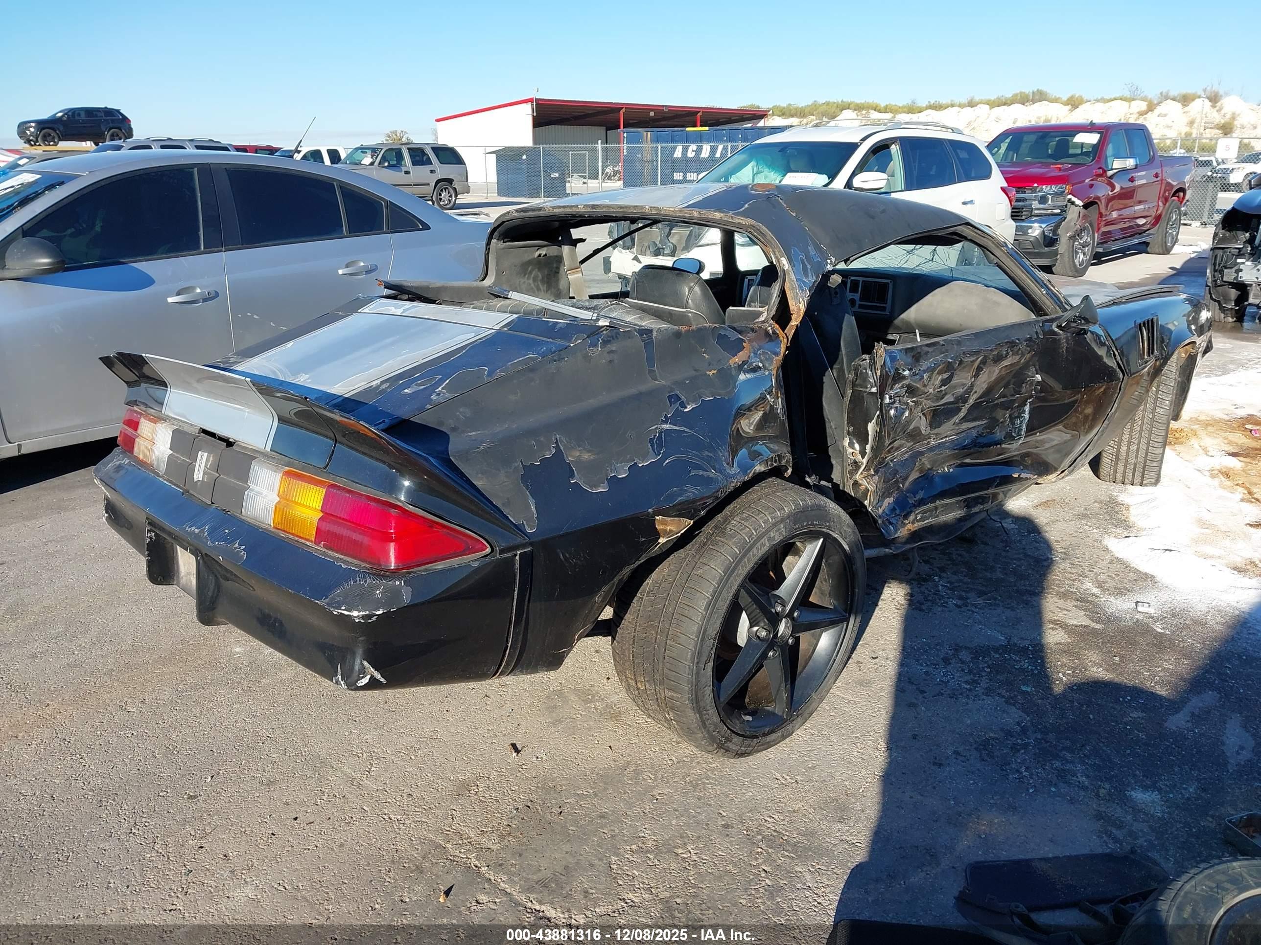 CHEV CAMARO image 4