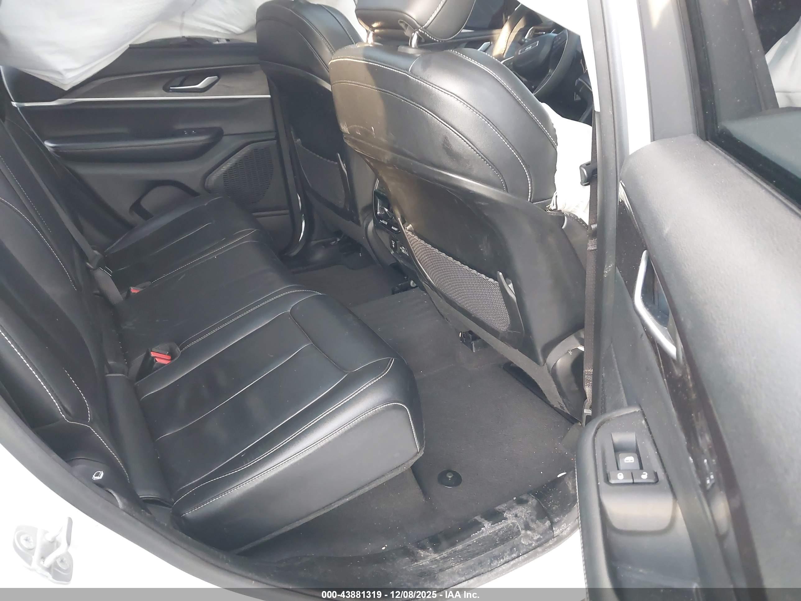 JEEP GRAND image 8