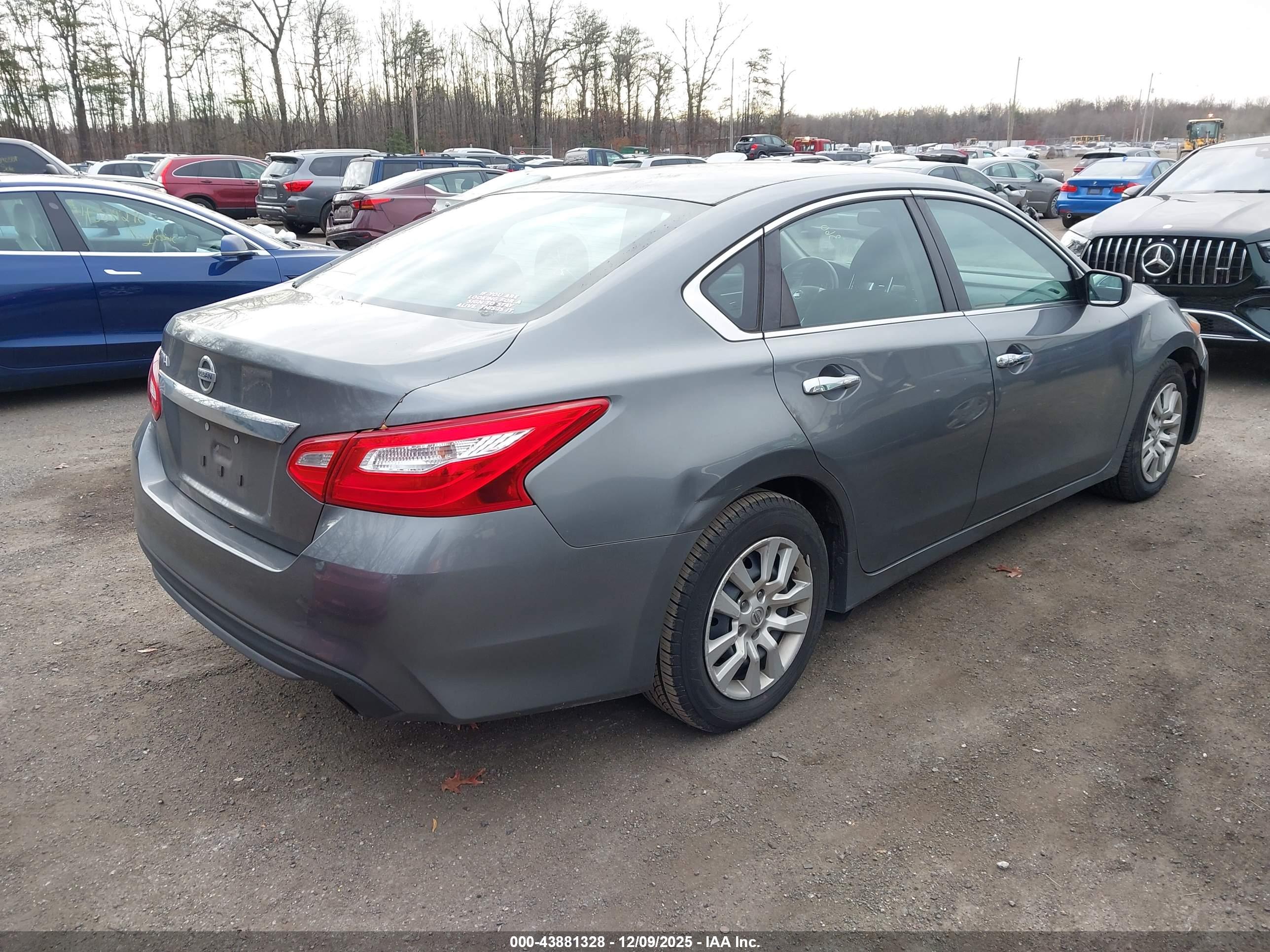 NISSAN ALTIMA image 4