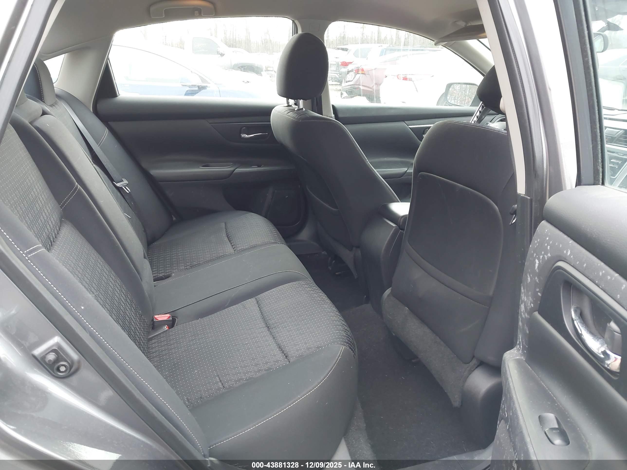 NISSAN ALTIMA image 8