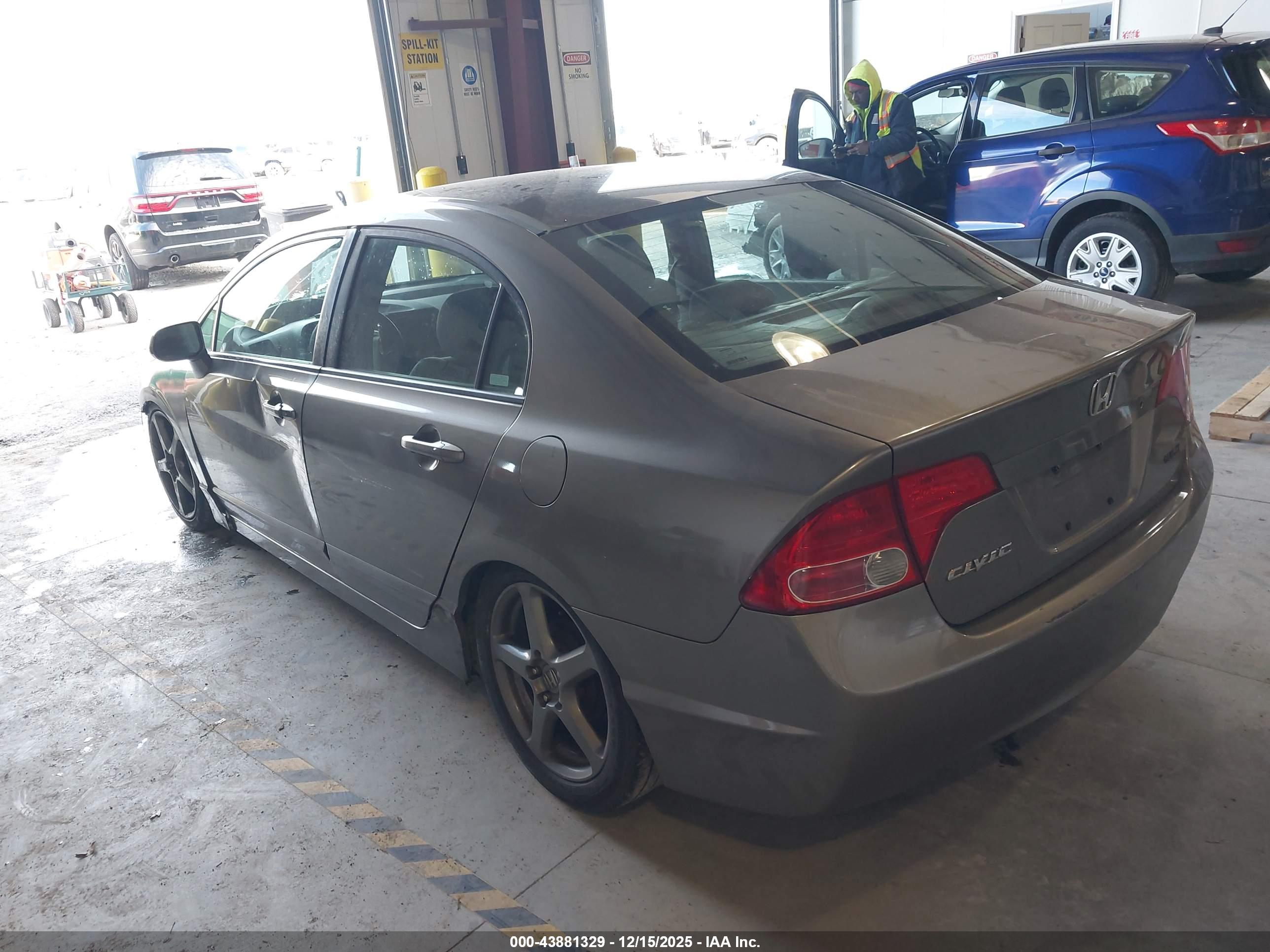 HONDA CIVIC image 3