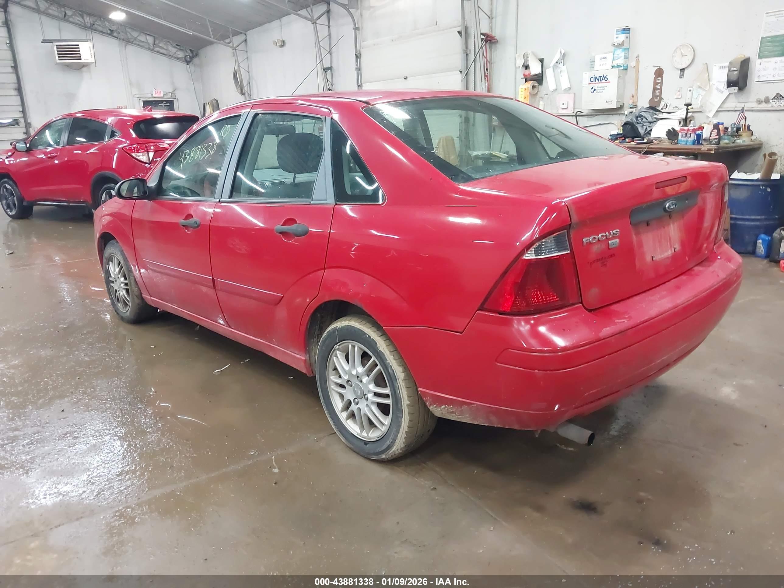 FORD FOCUS image 3