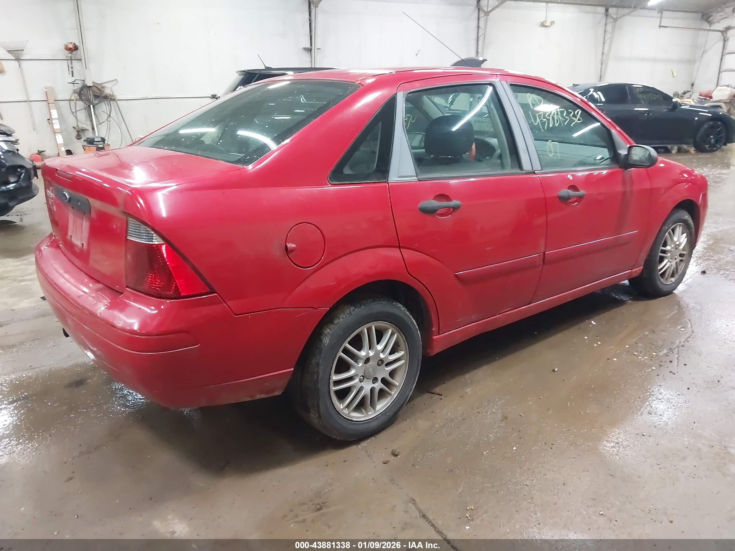 FORD FOCUS image 4