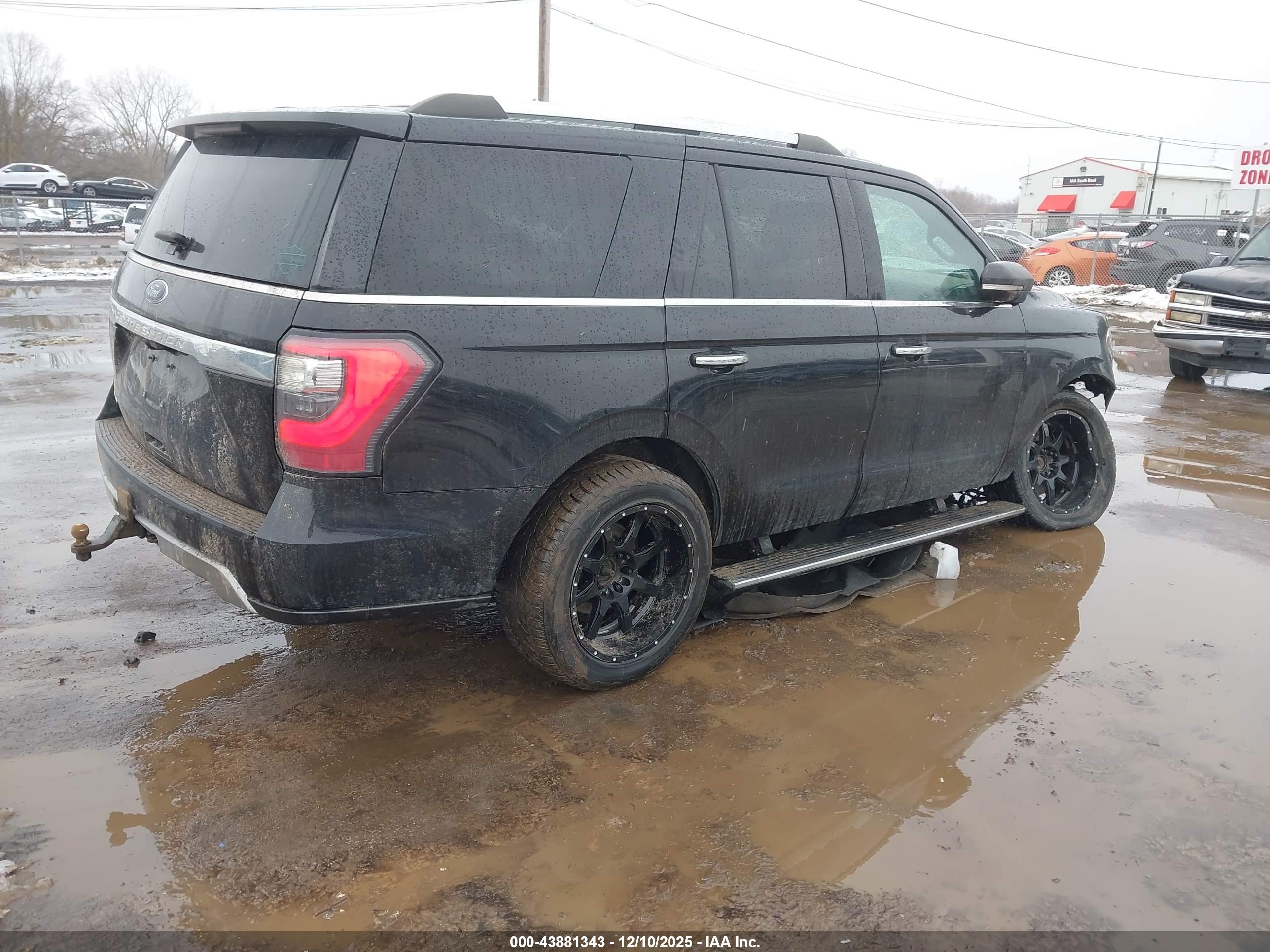 FORD EXPEDITION image 4
