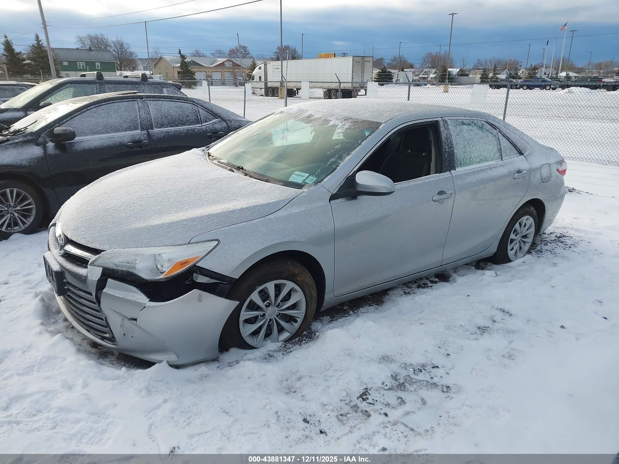TOYOTA CAMRY image 2
