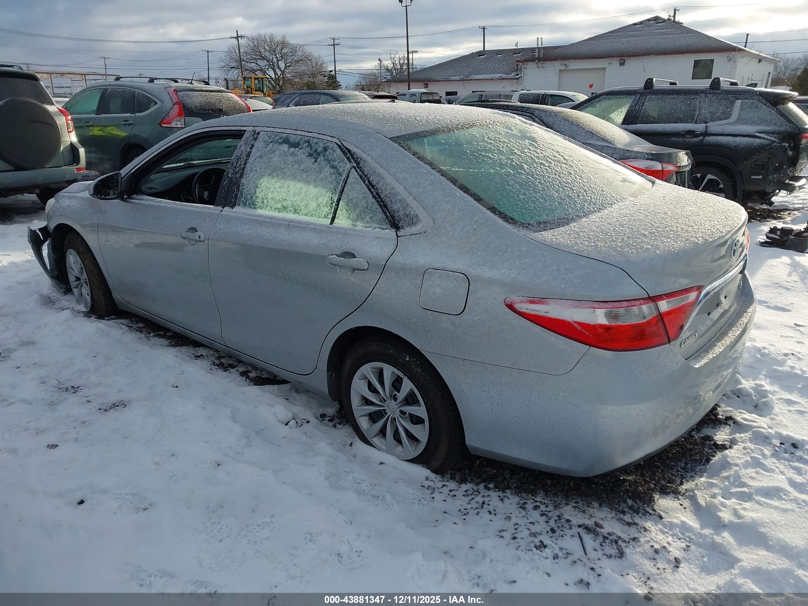 TOYOTA CAMRY image 3