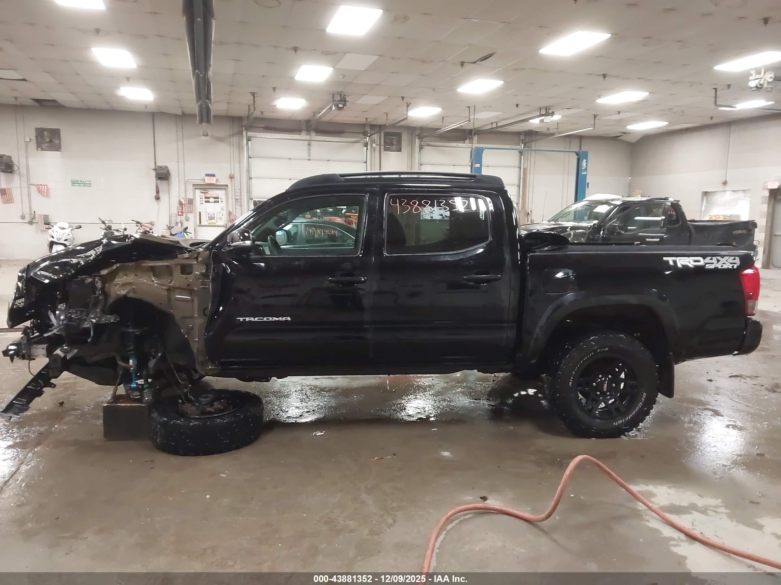 TOYOTA TACOMA image 6