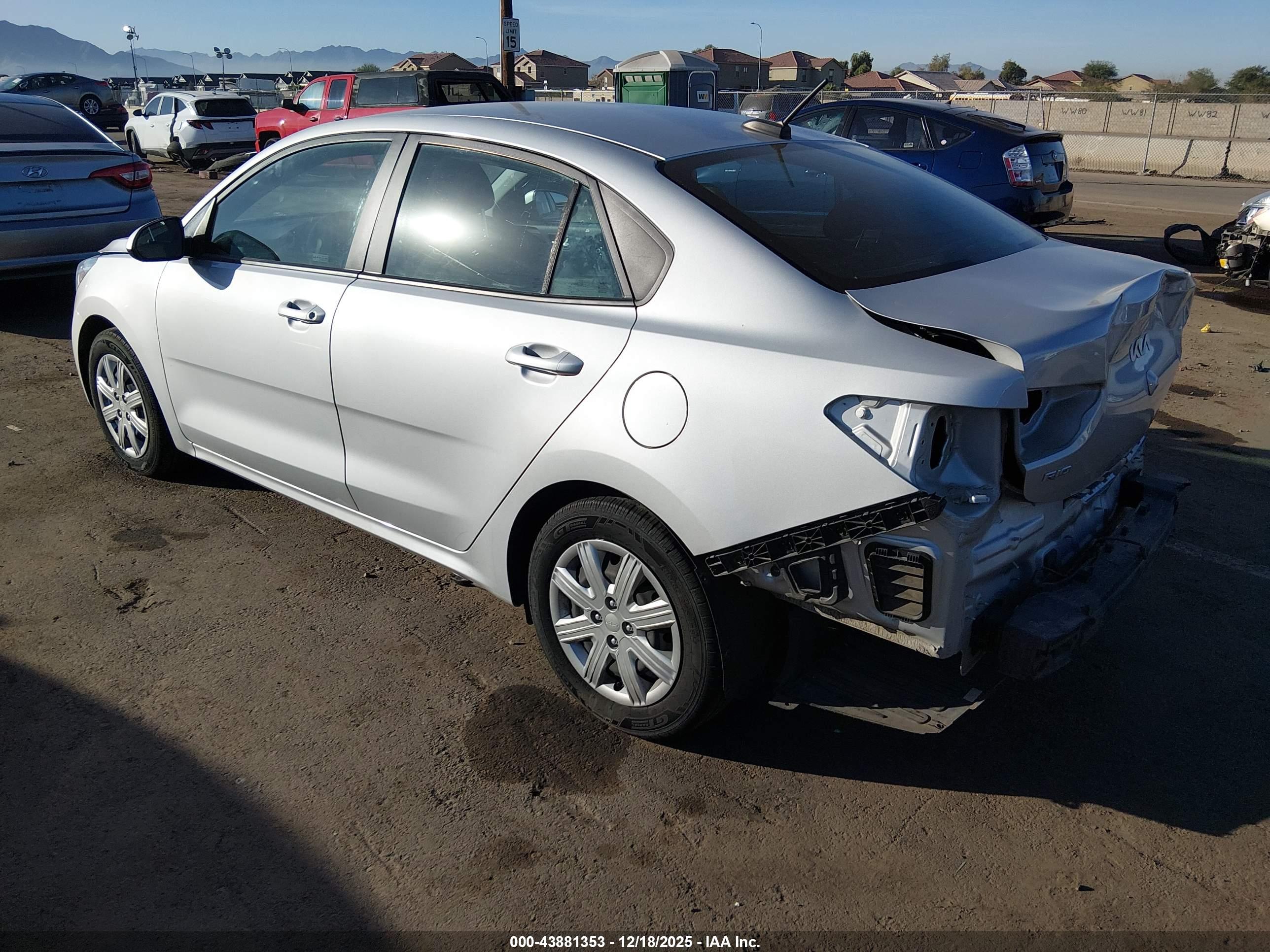 KIA RIO image 3