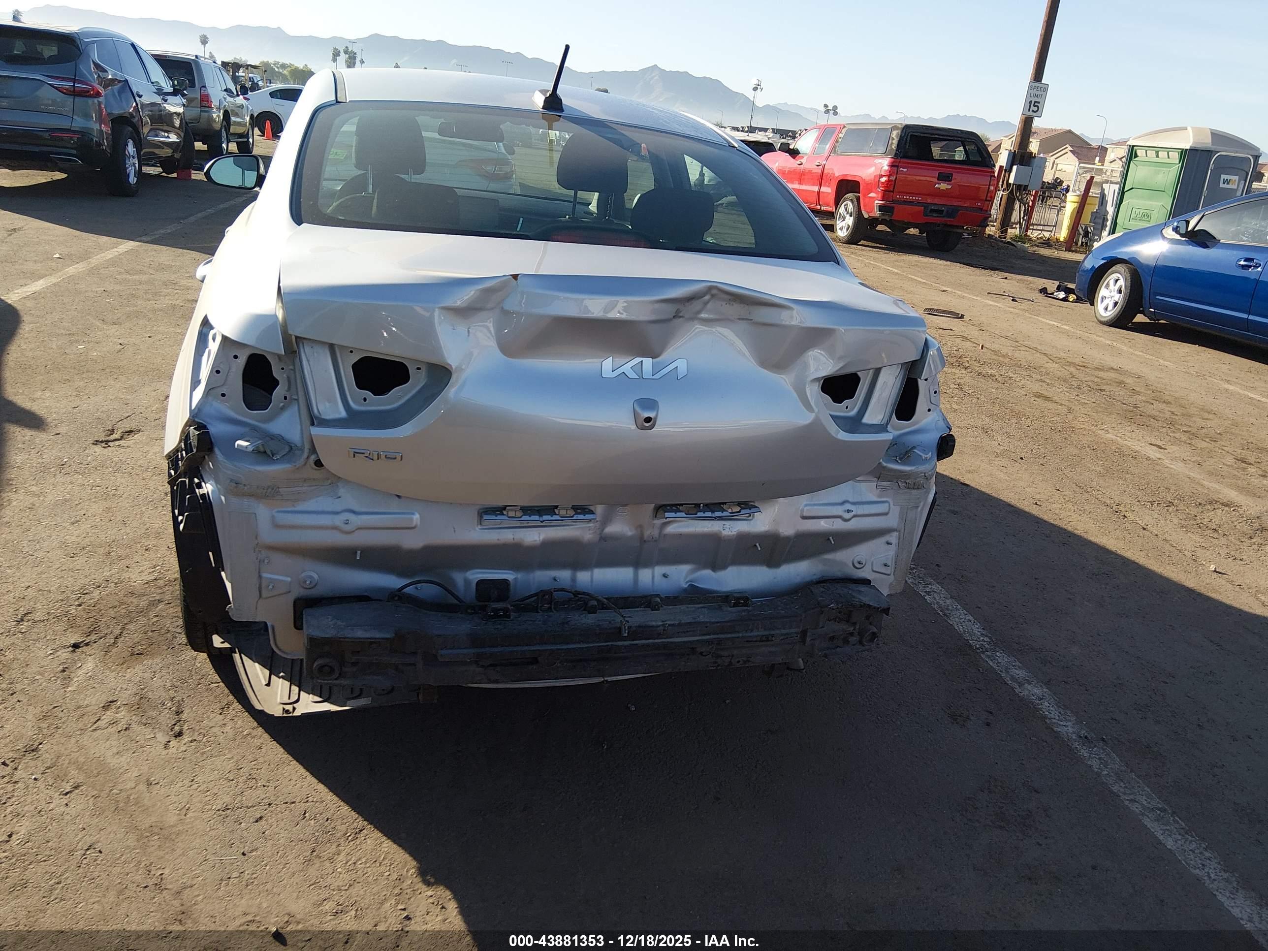 KIA RIO image 6