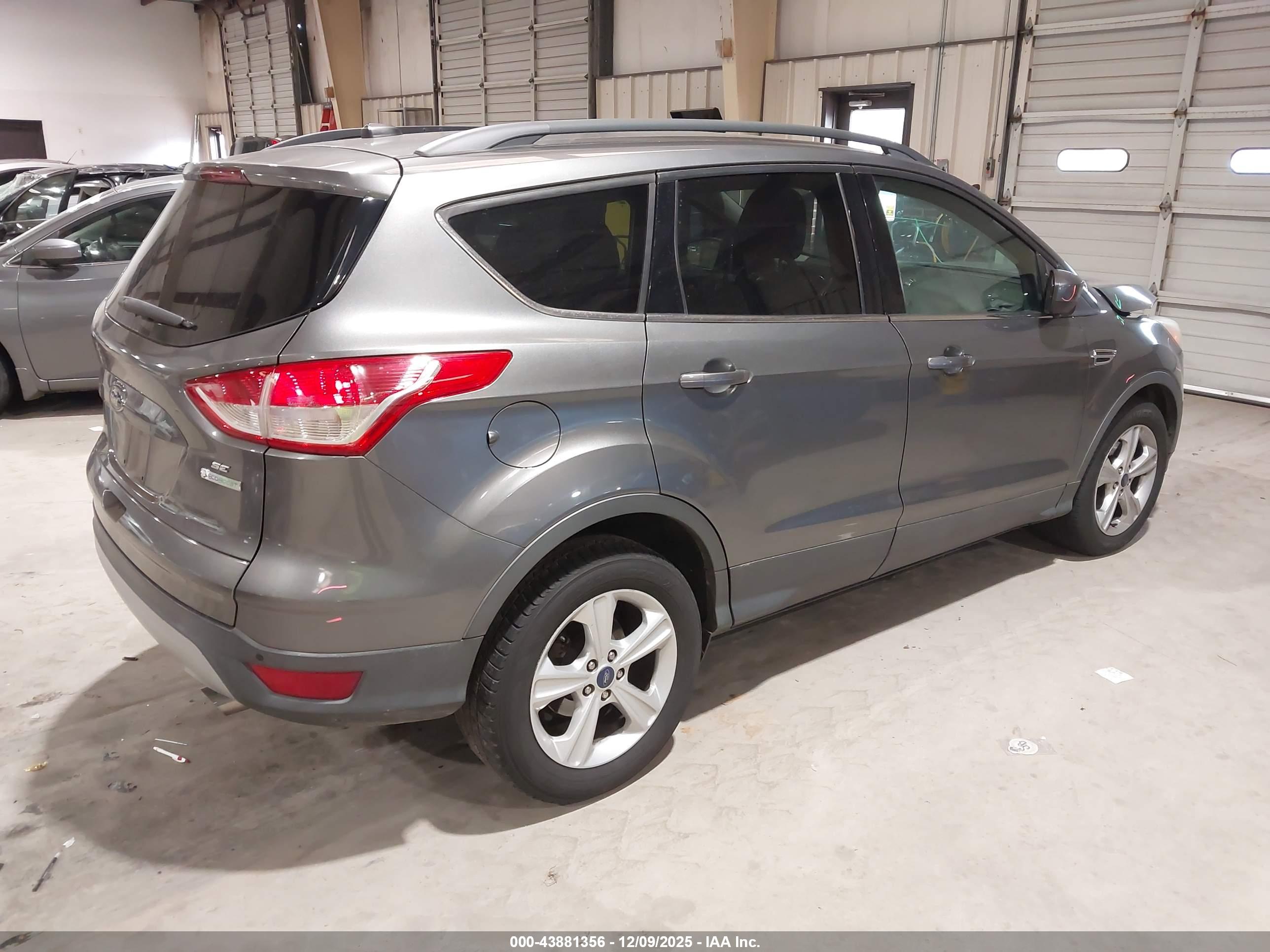 FORD ESCAPE image 4