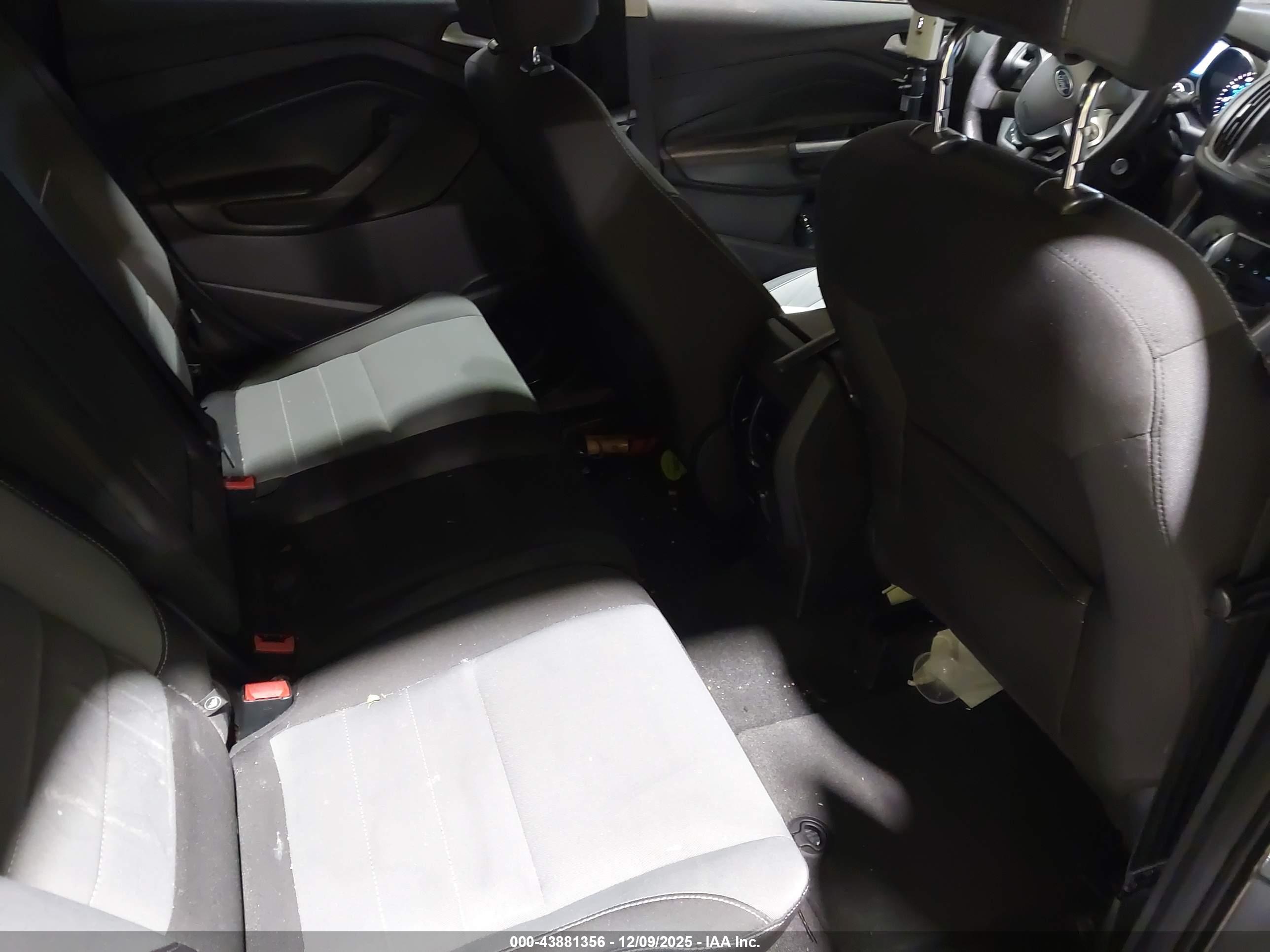 FORD ESCAPE image 8