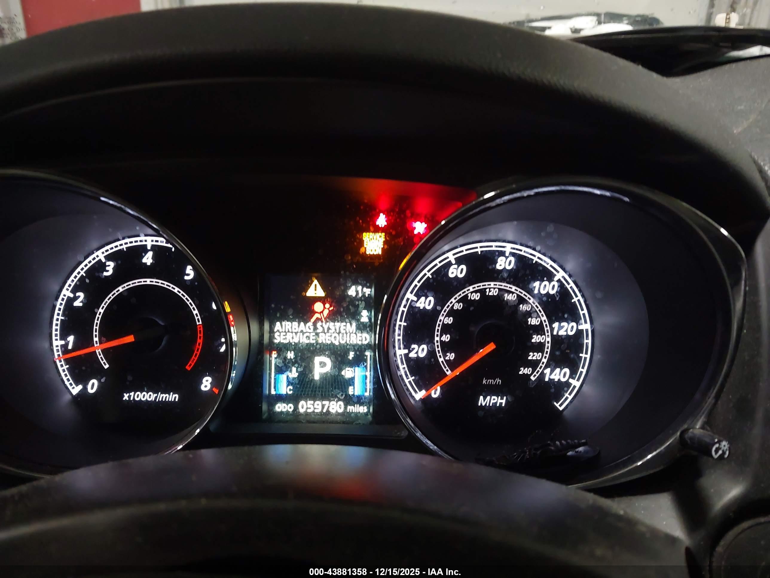 MITSUBISHI OUTLANDER image 7