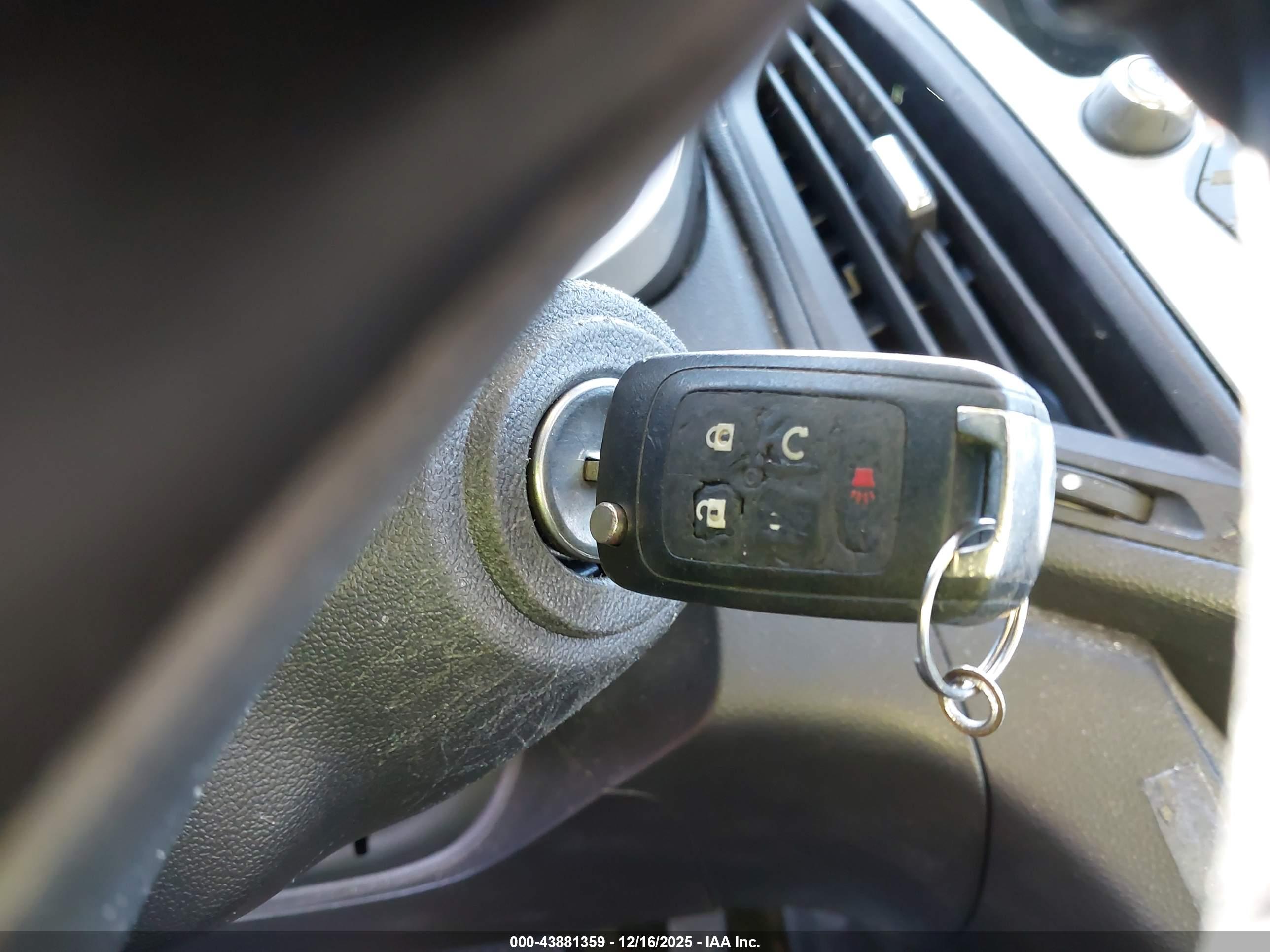 CHEVROLET EQUINOX image 11