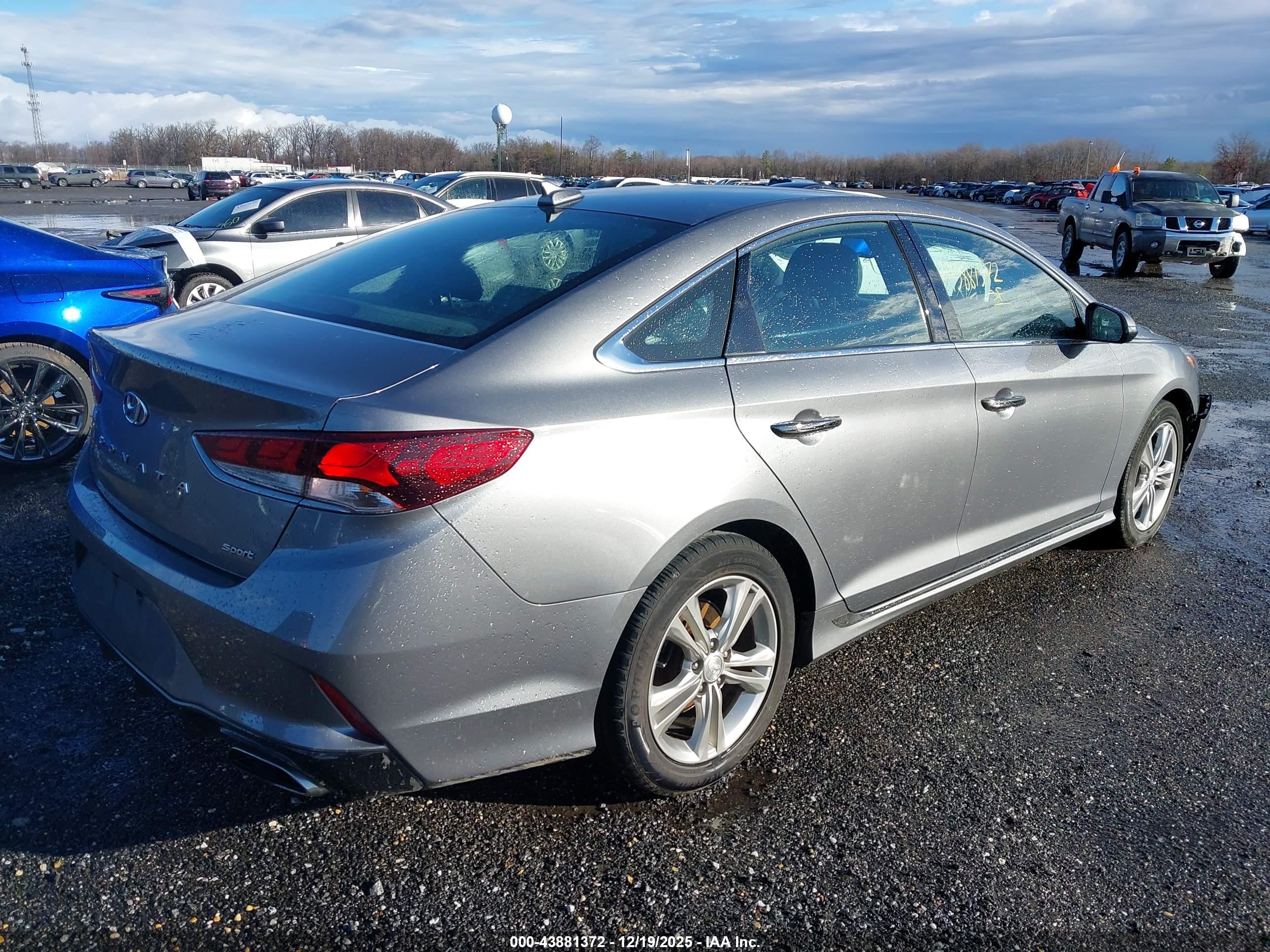 HYUNDAI SONATA image 4
