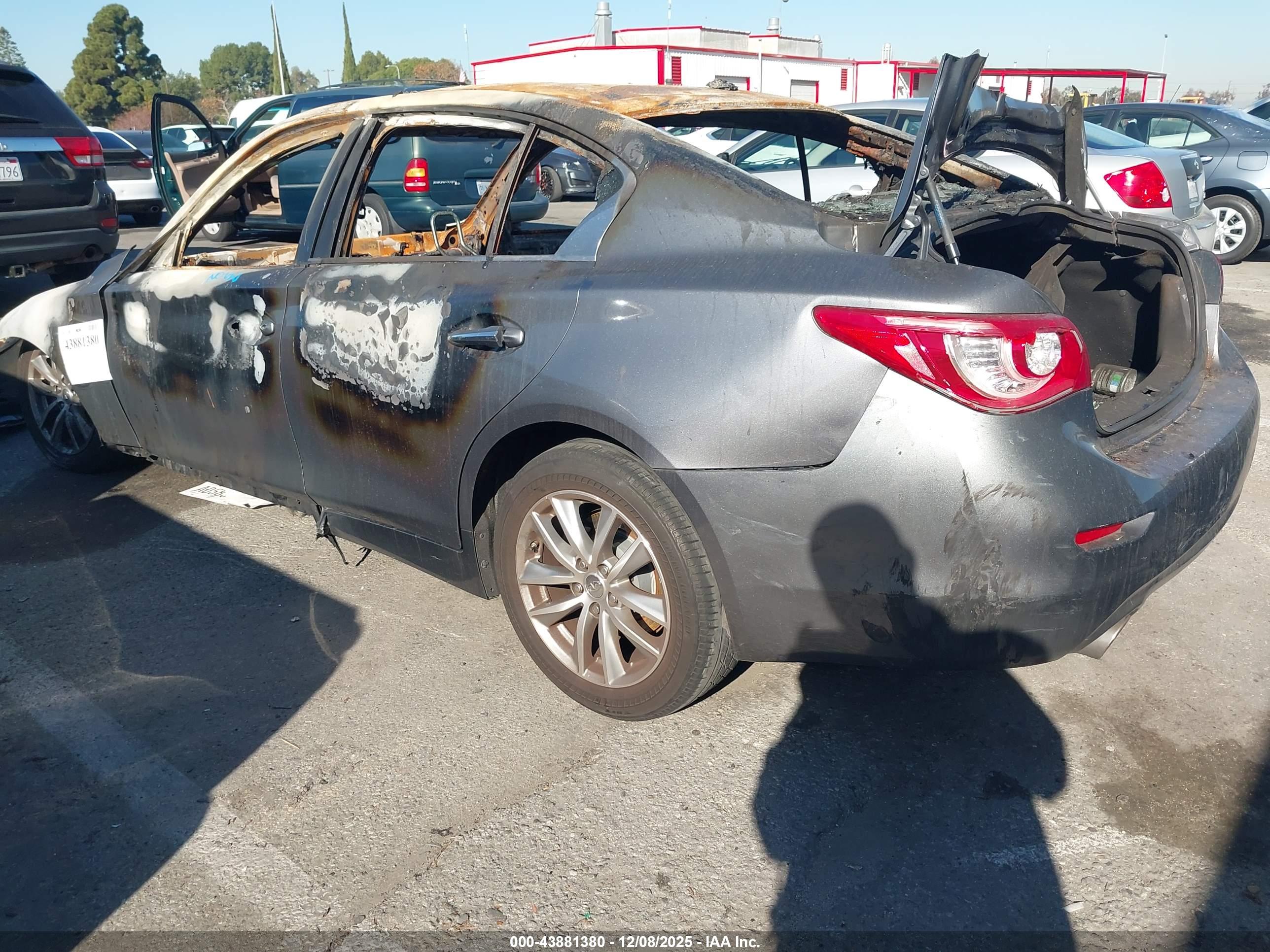 INFINITI Q50 image 3
