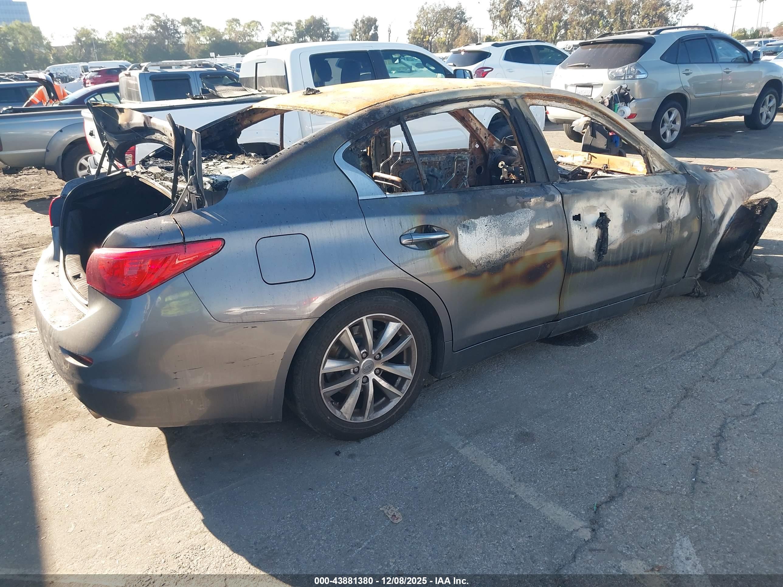 INFINITI Q50 image 4