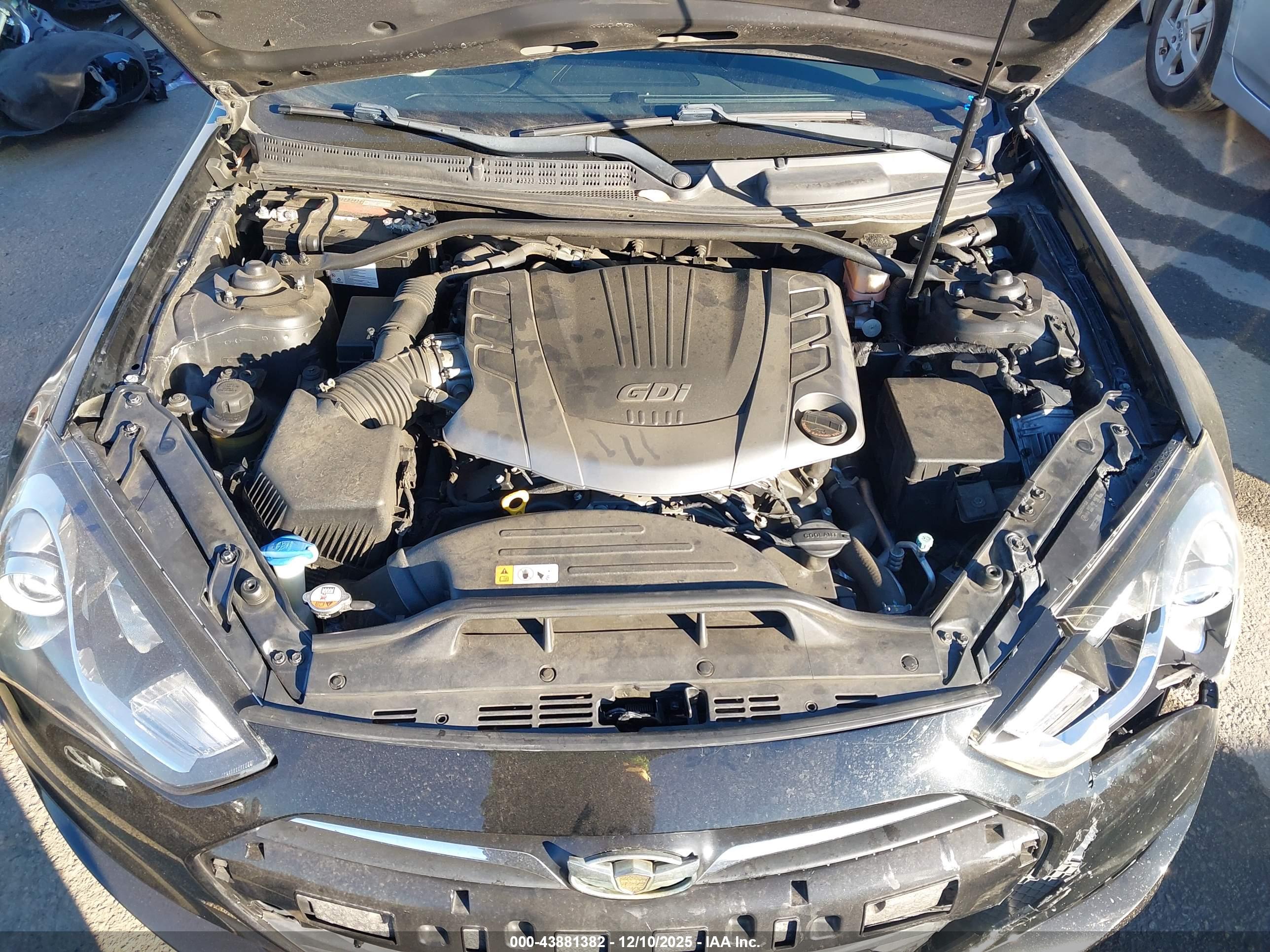 HYUNDAI GENESIS image 10