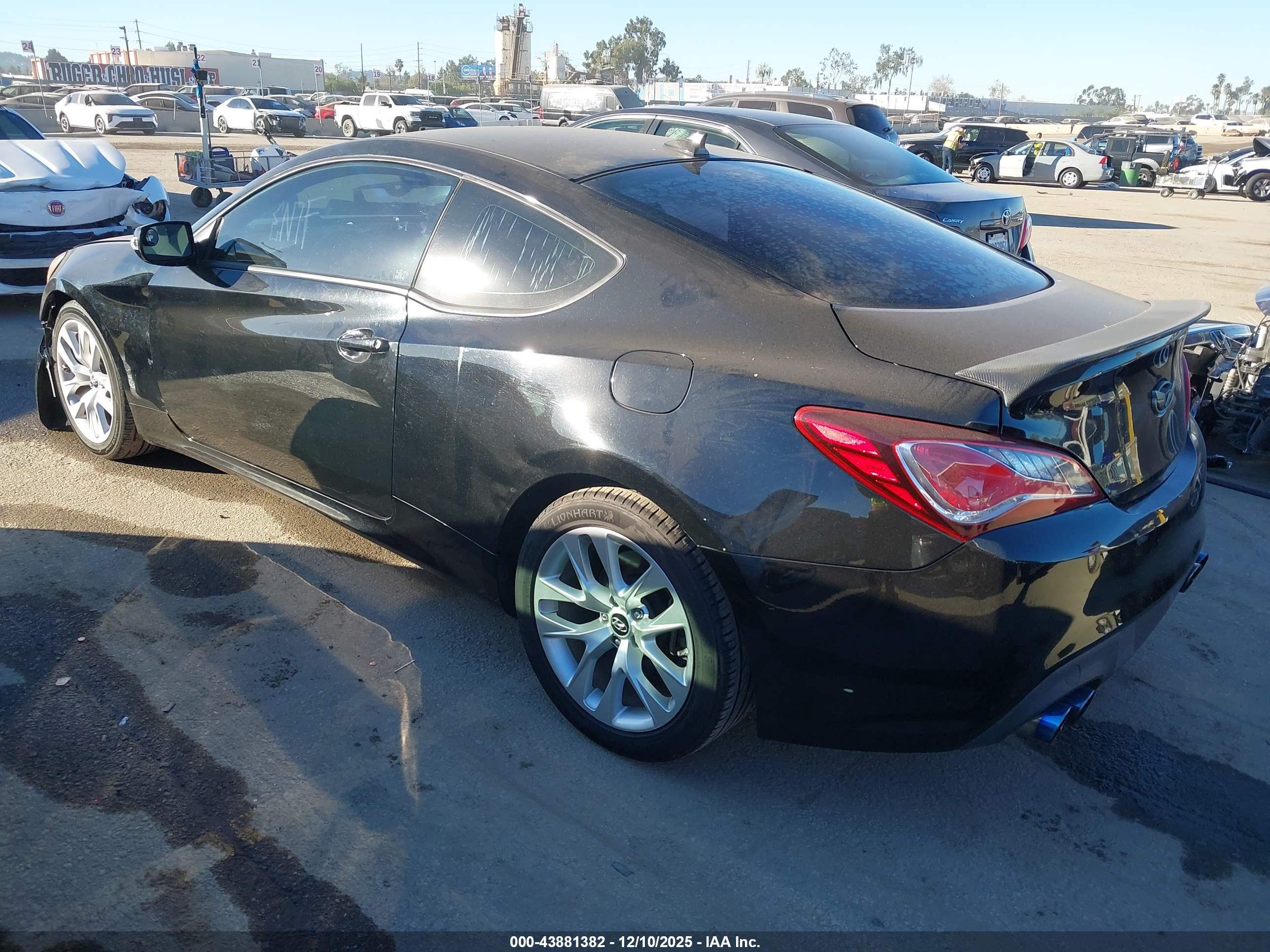 HYUNDAI GENESIS image 3