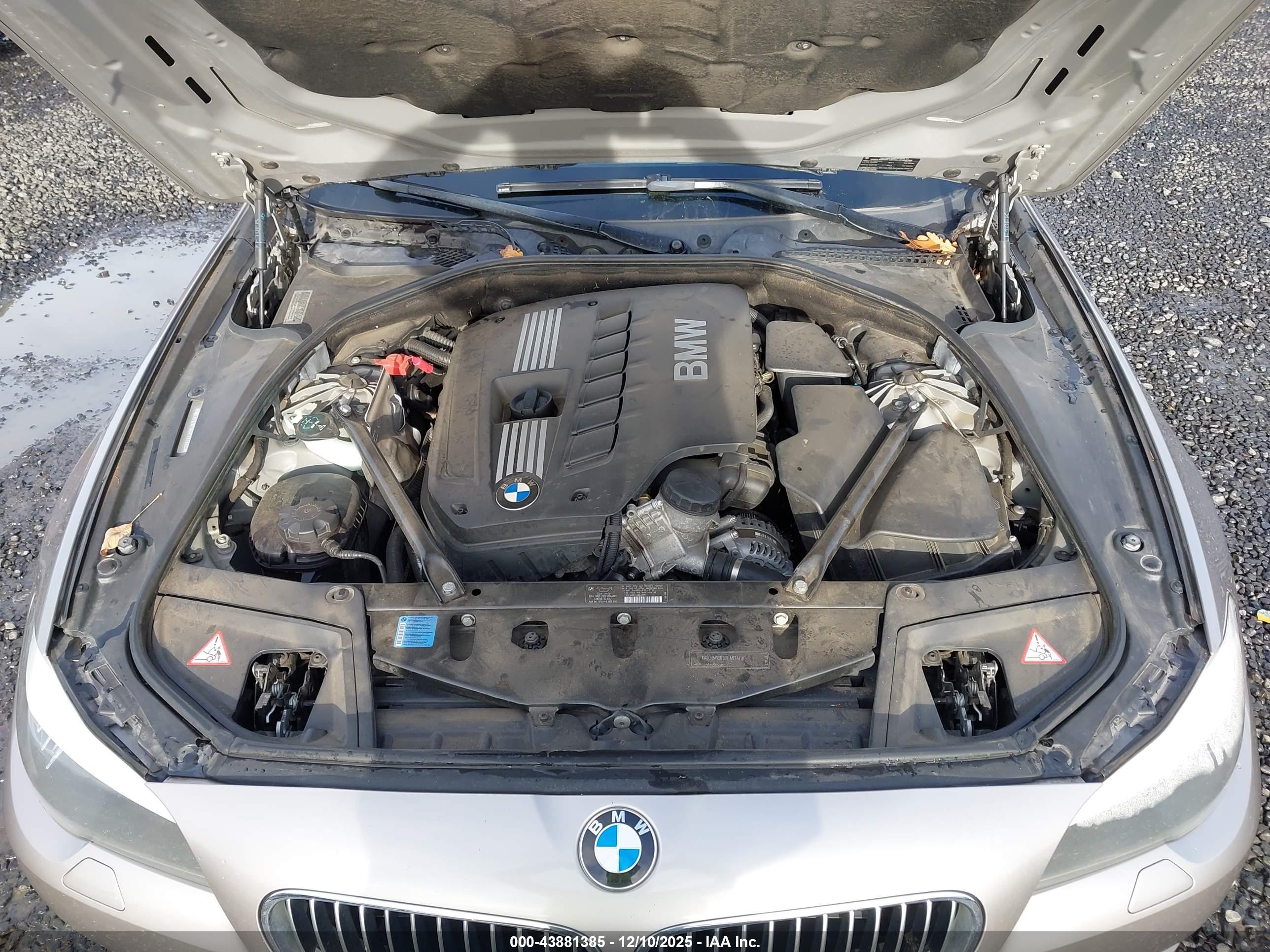 BMW 528I image 10