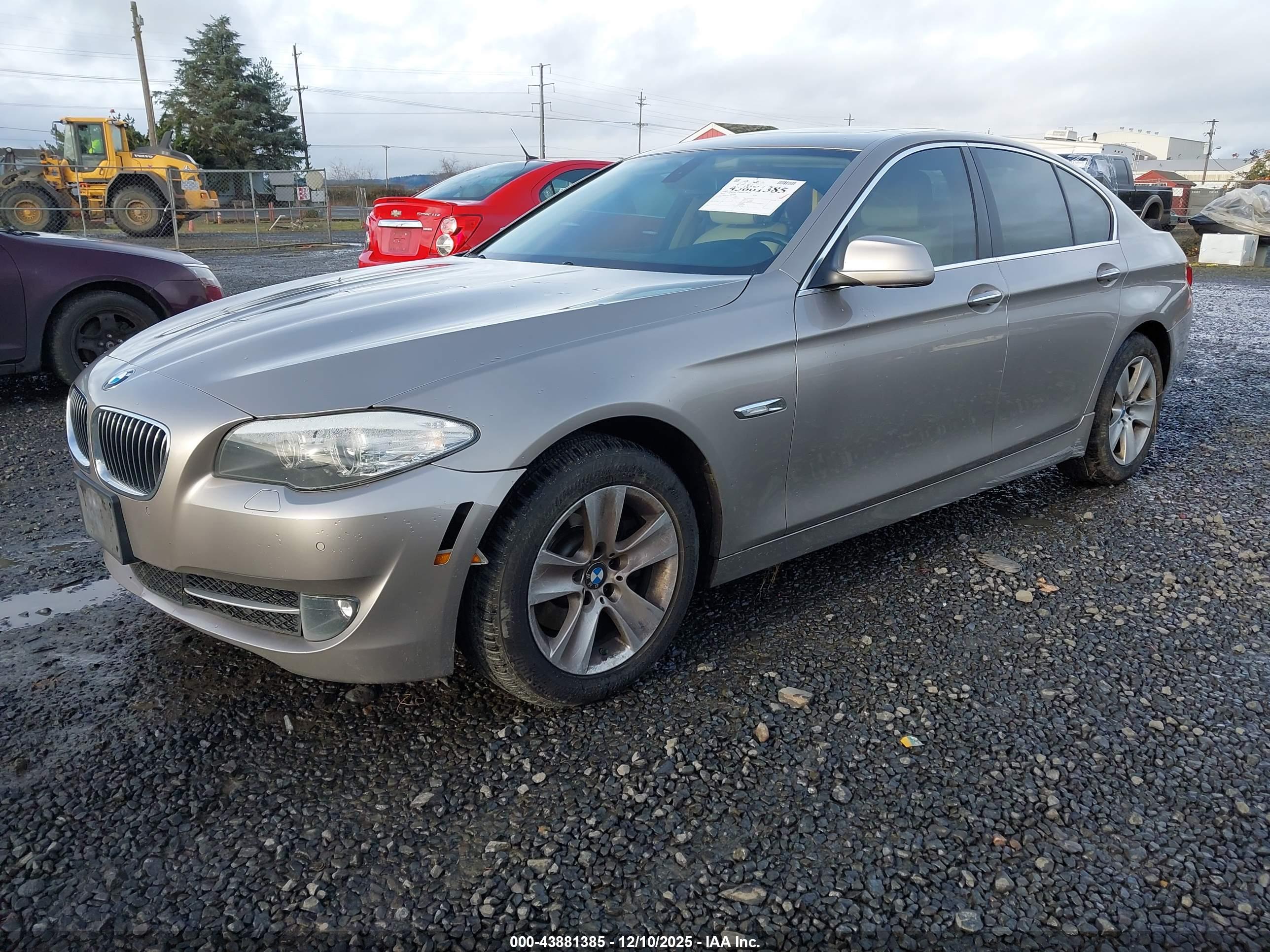 BMW 528I image 2