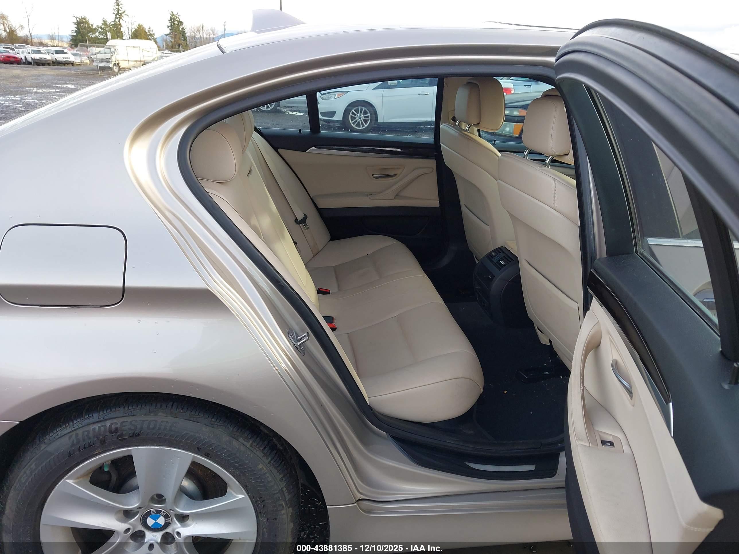 BMW 528I image 8