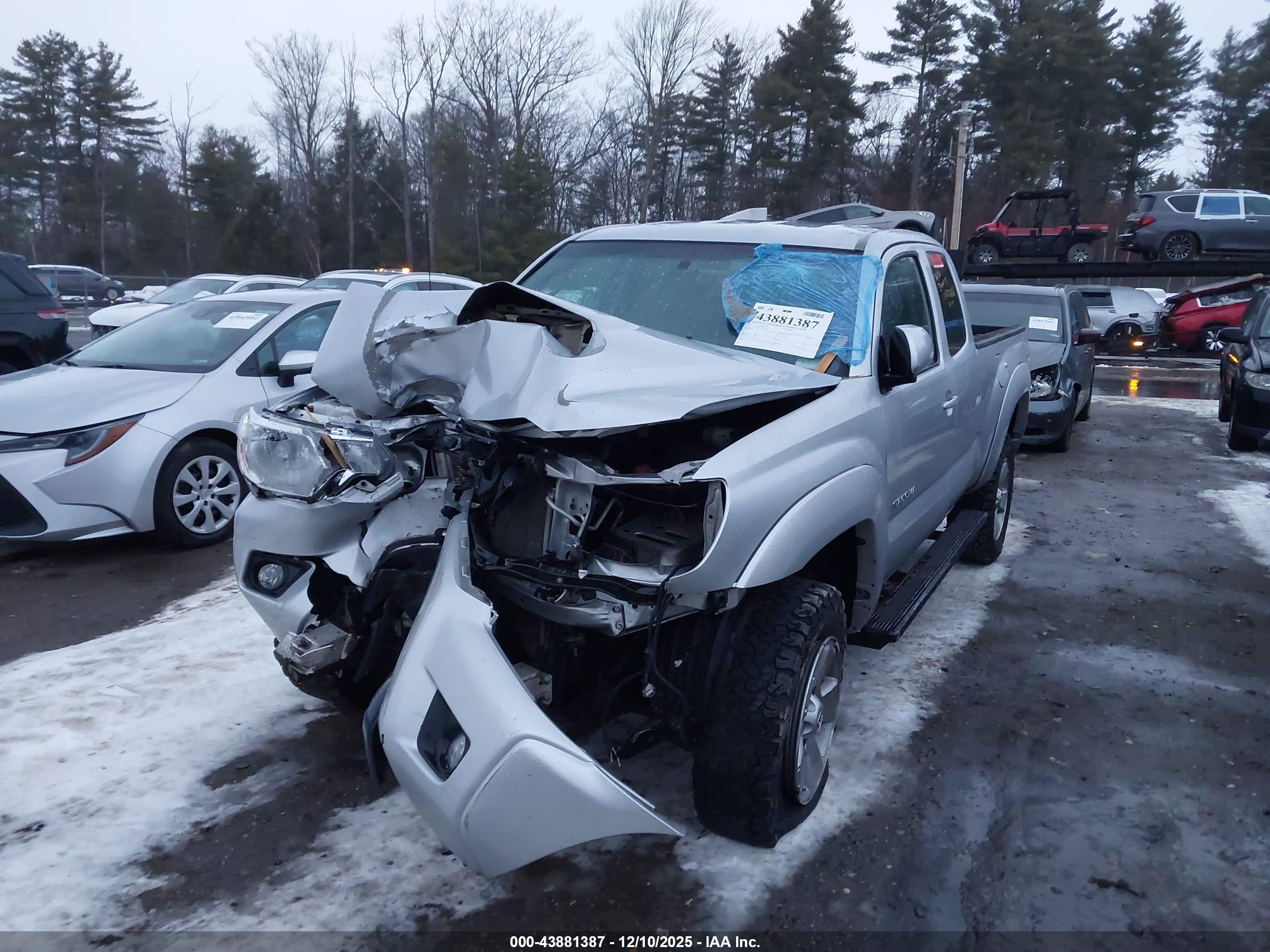 TOYOTA TACOMA image 2