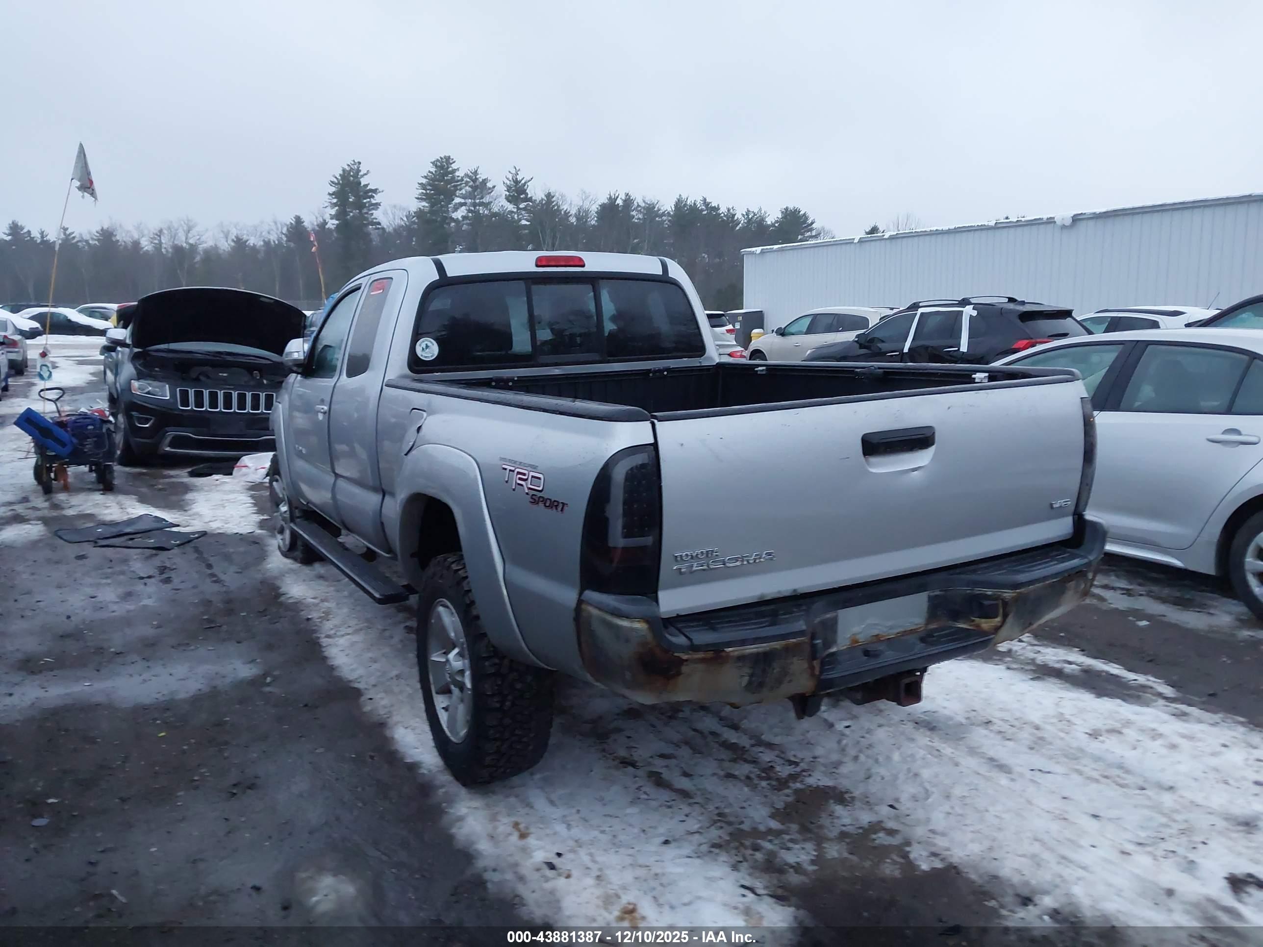 TOYOTA TACOMA image 3