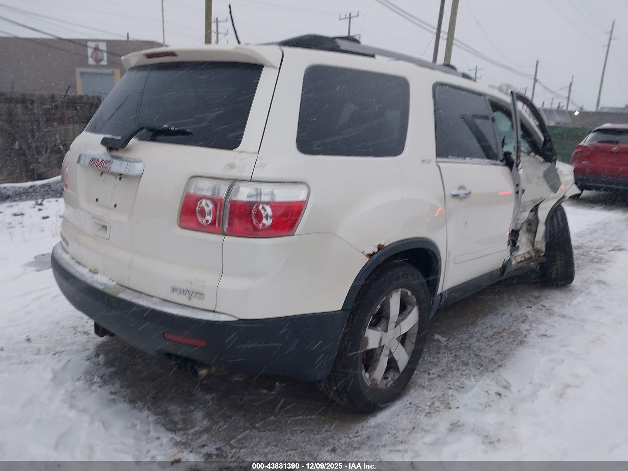 GMC ACADIA image 4