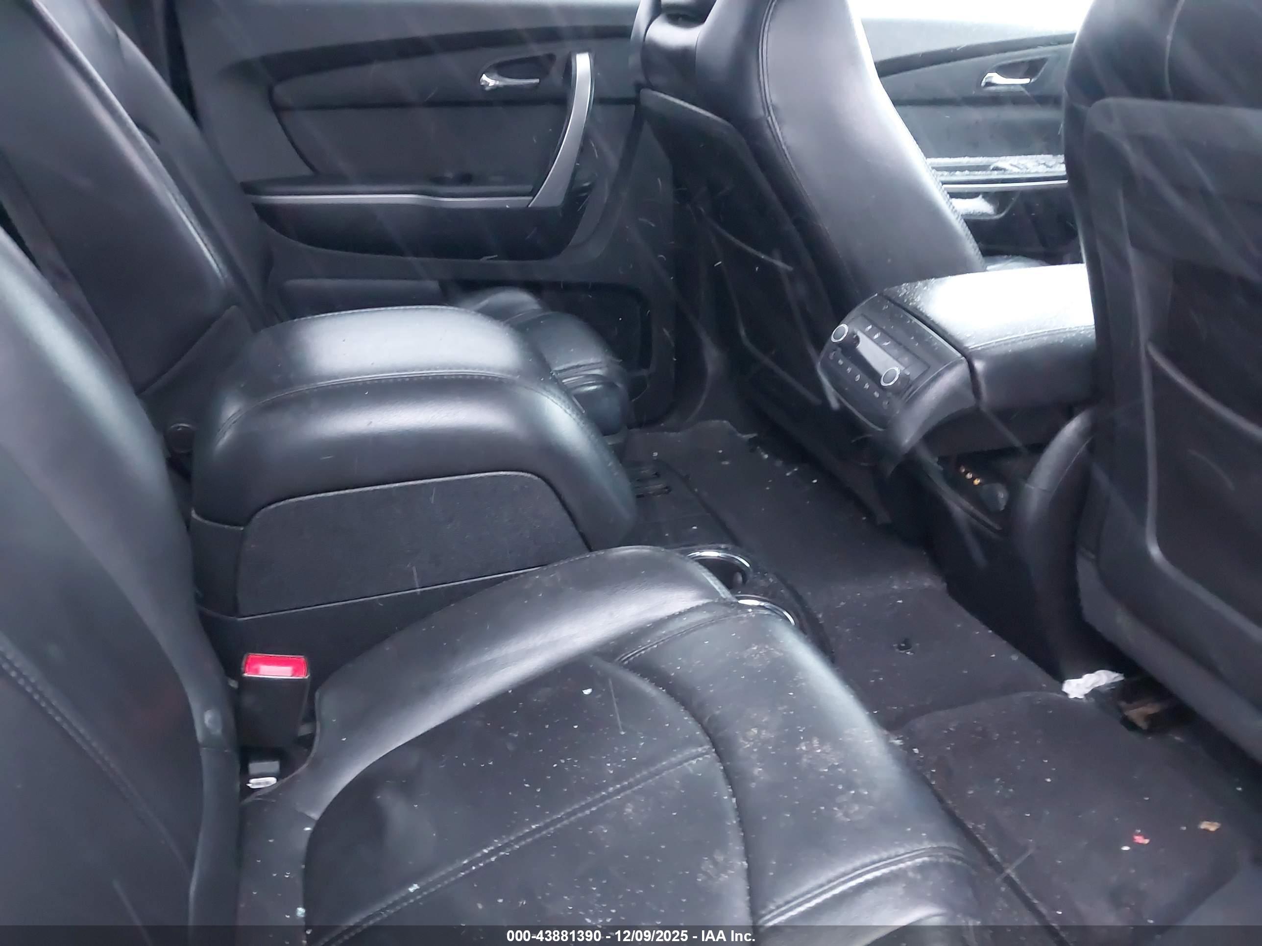 GMC ACADIA image 8