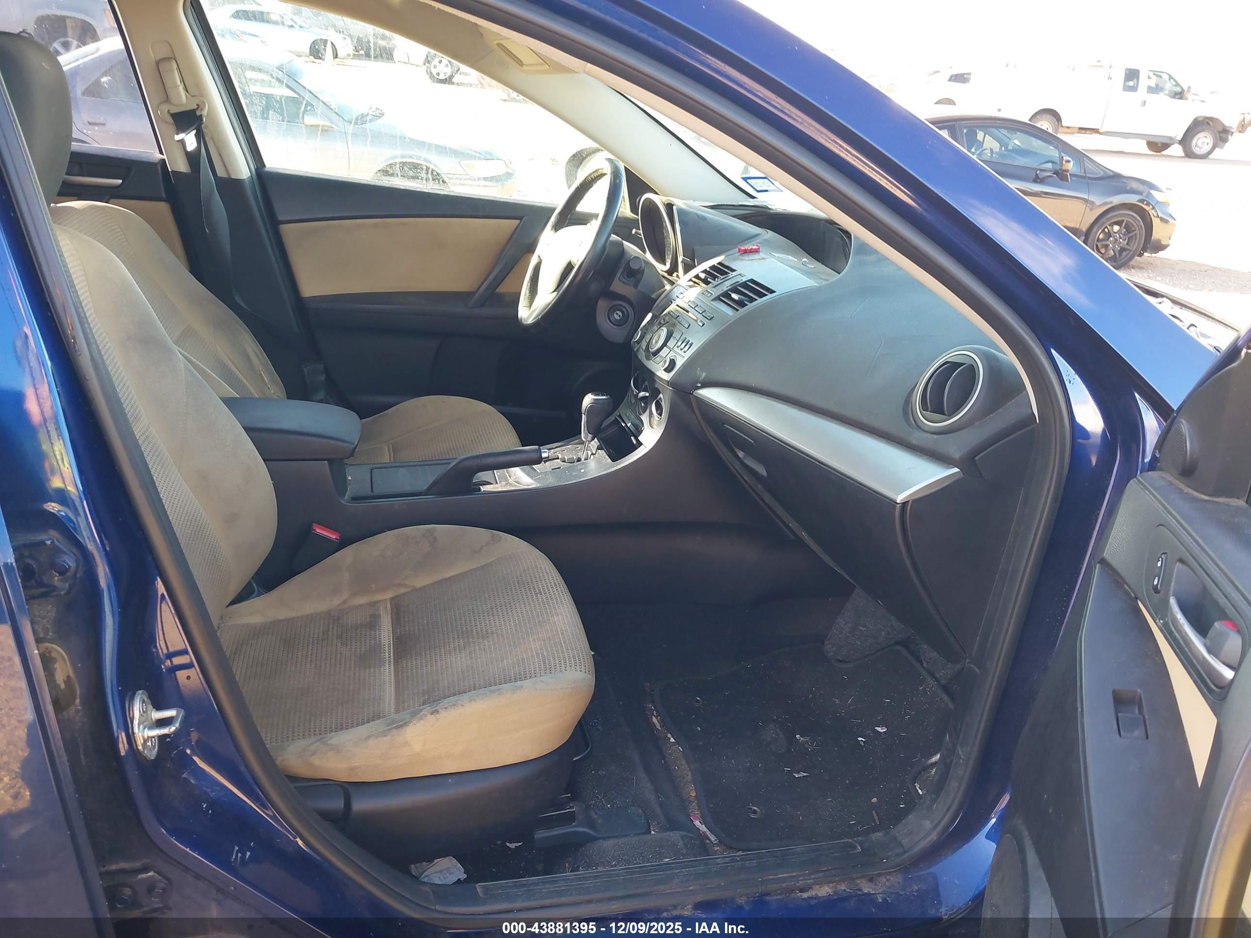 MAZDA MAZDA3 image 5