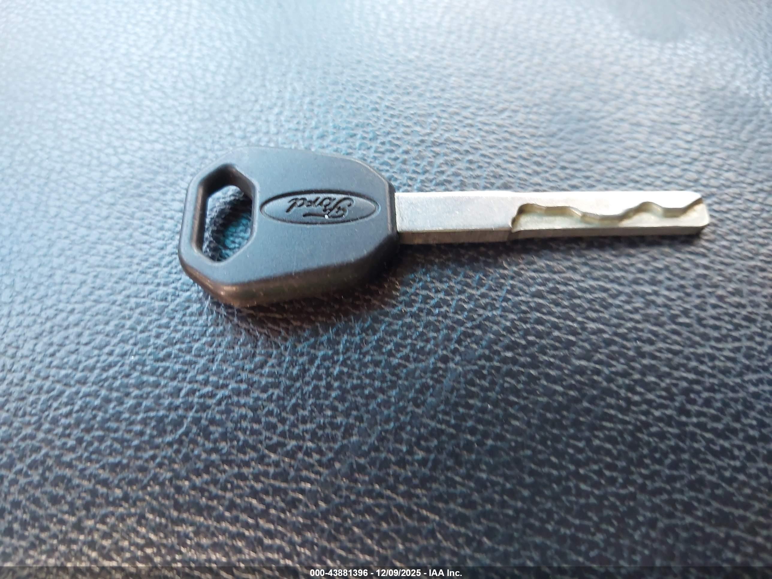 FORD EXPLORER image 11