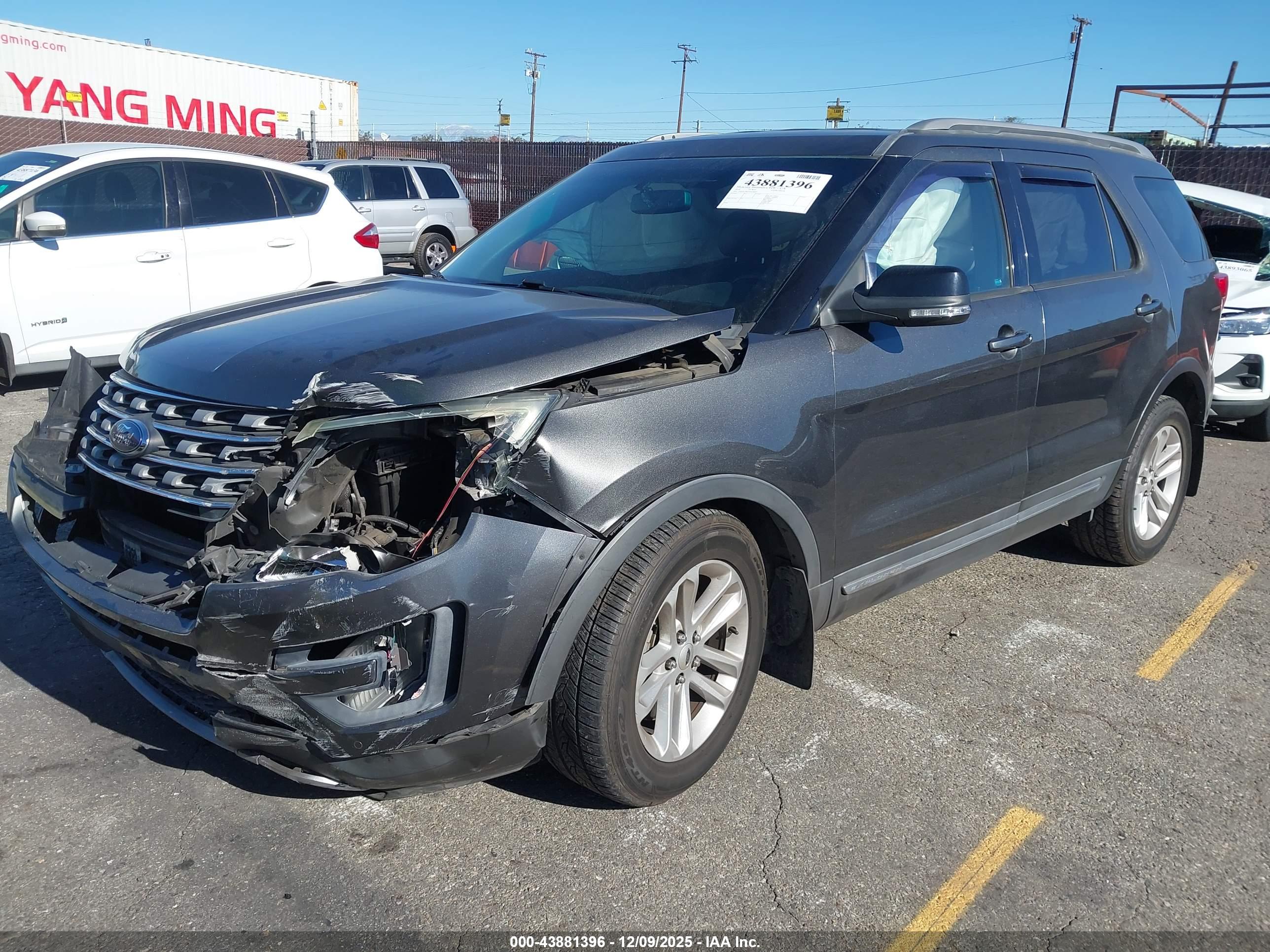 FORD EXPLORER image 2