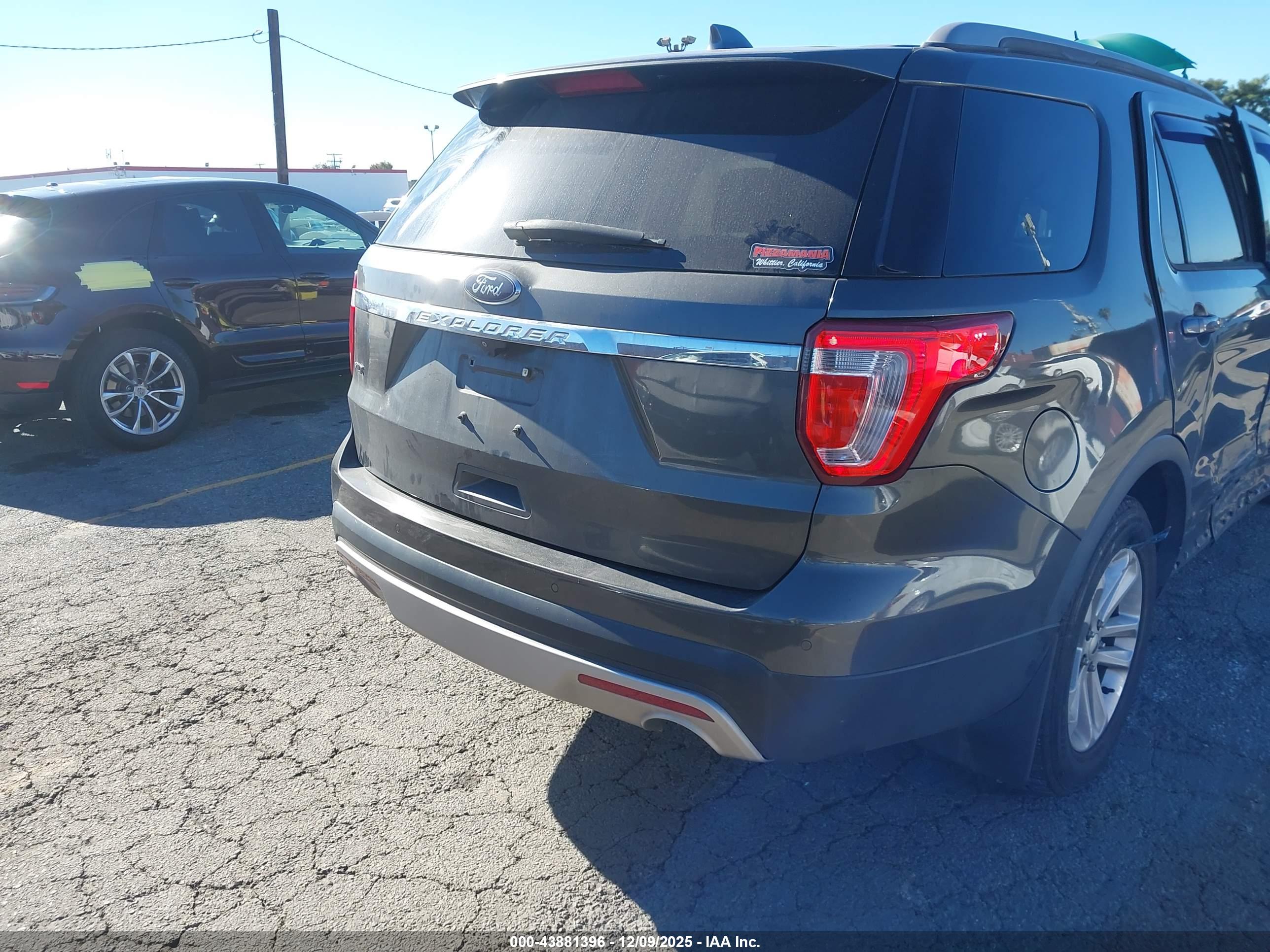 FORD EXPLORER image 4