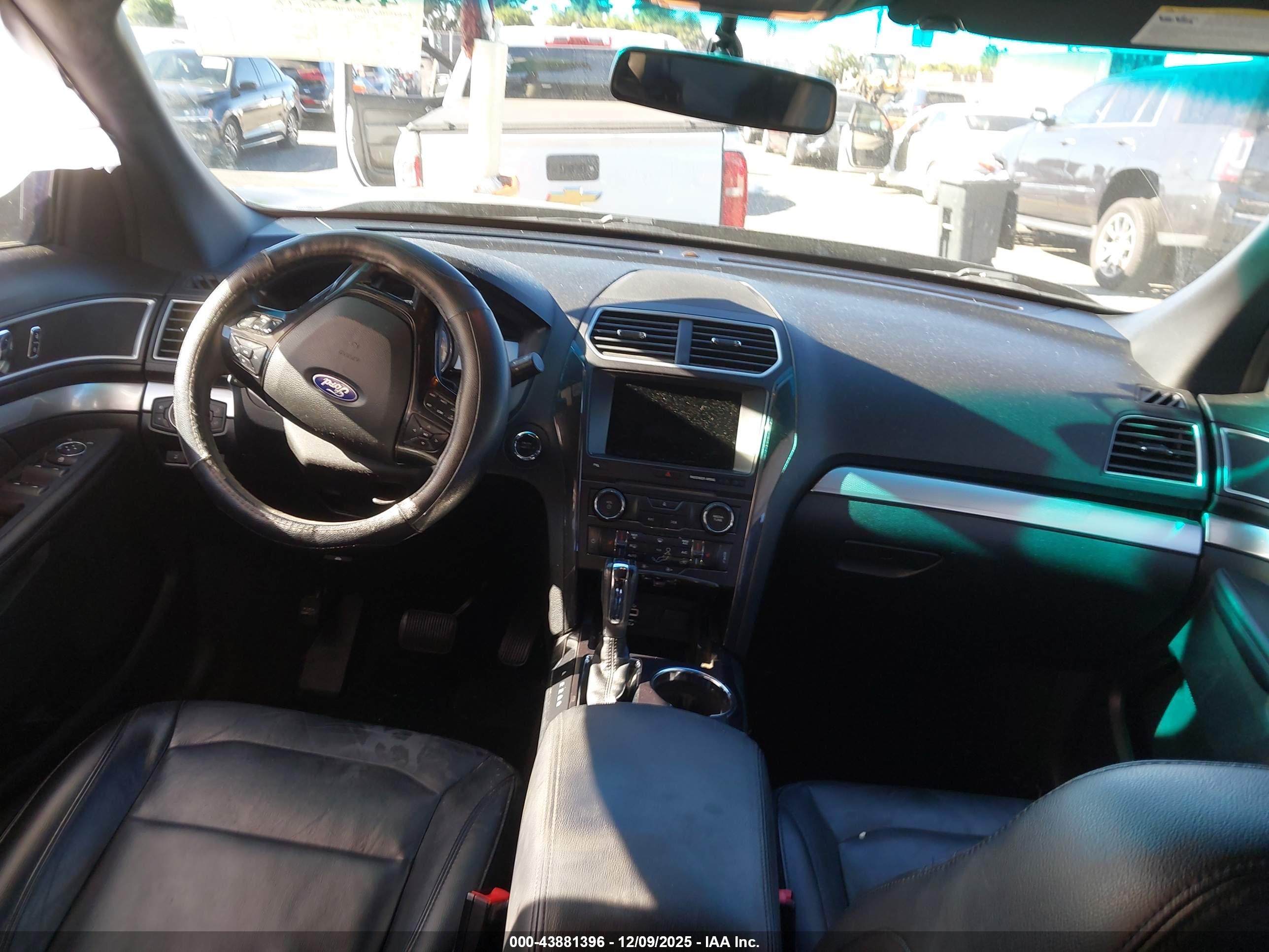 FORD EXPLORER image 5