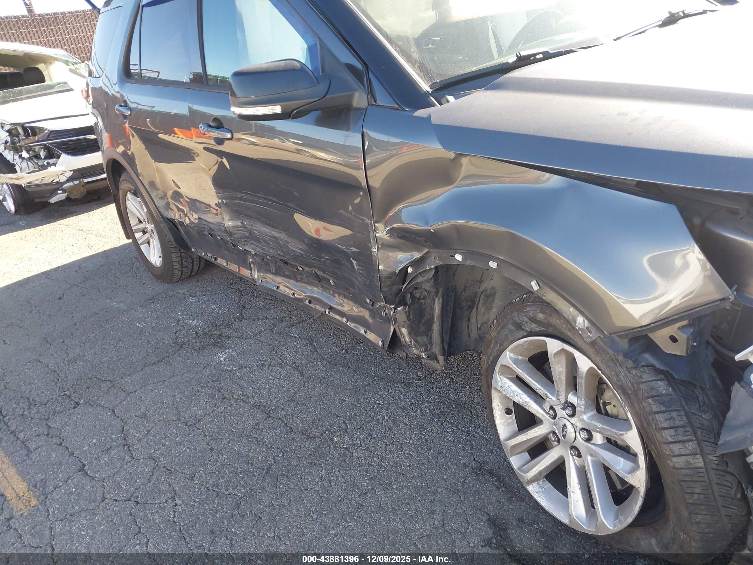 FORD EXPLORER image 6