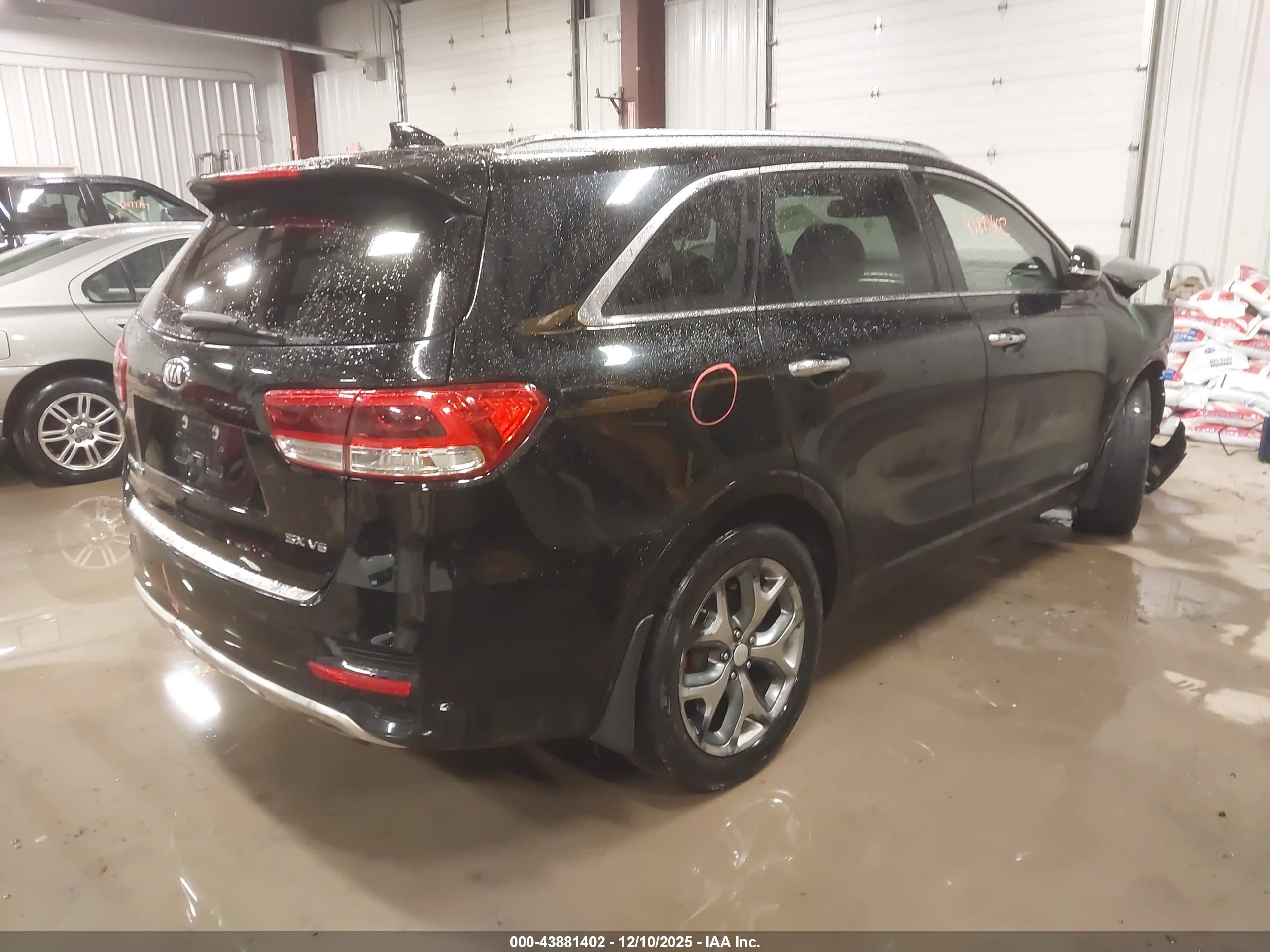 KIA SORENTO image 4
