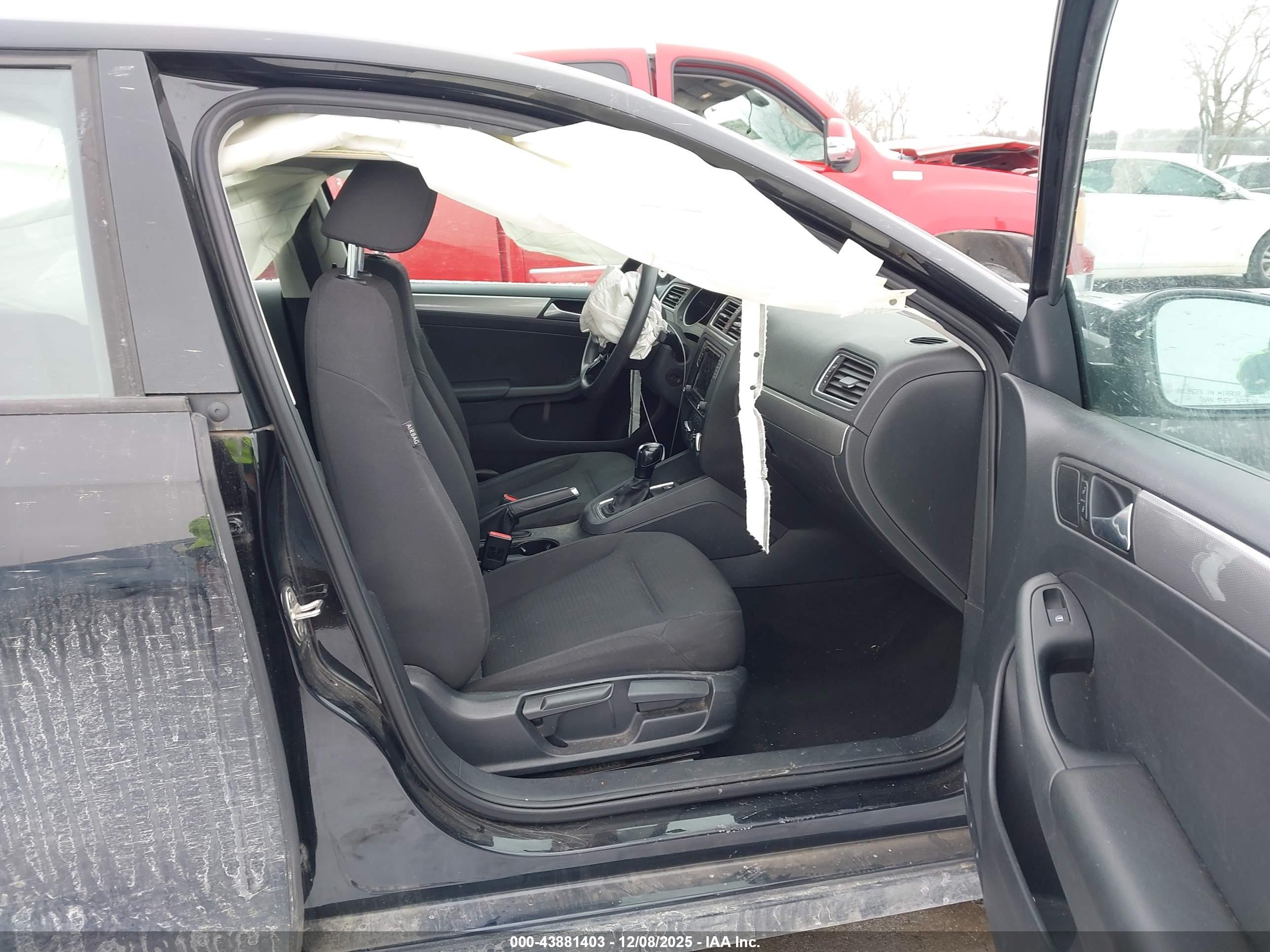 VOLKSWAGEN JETTA image 5