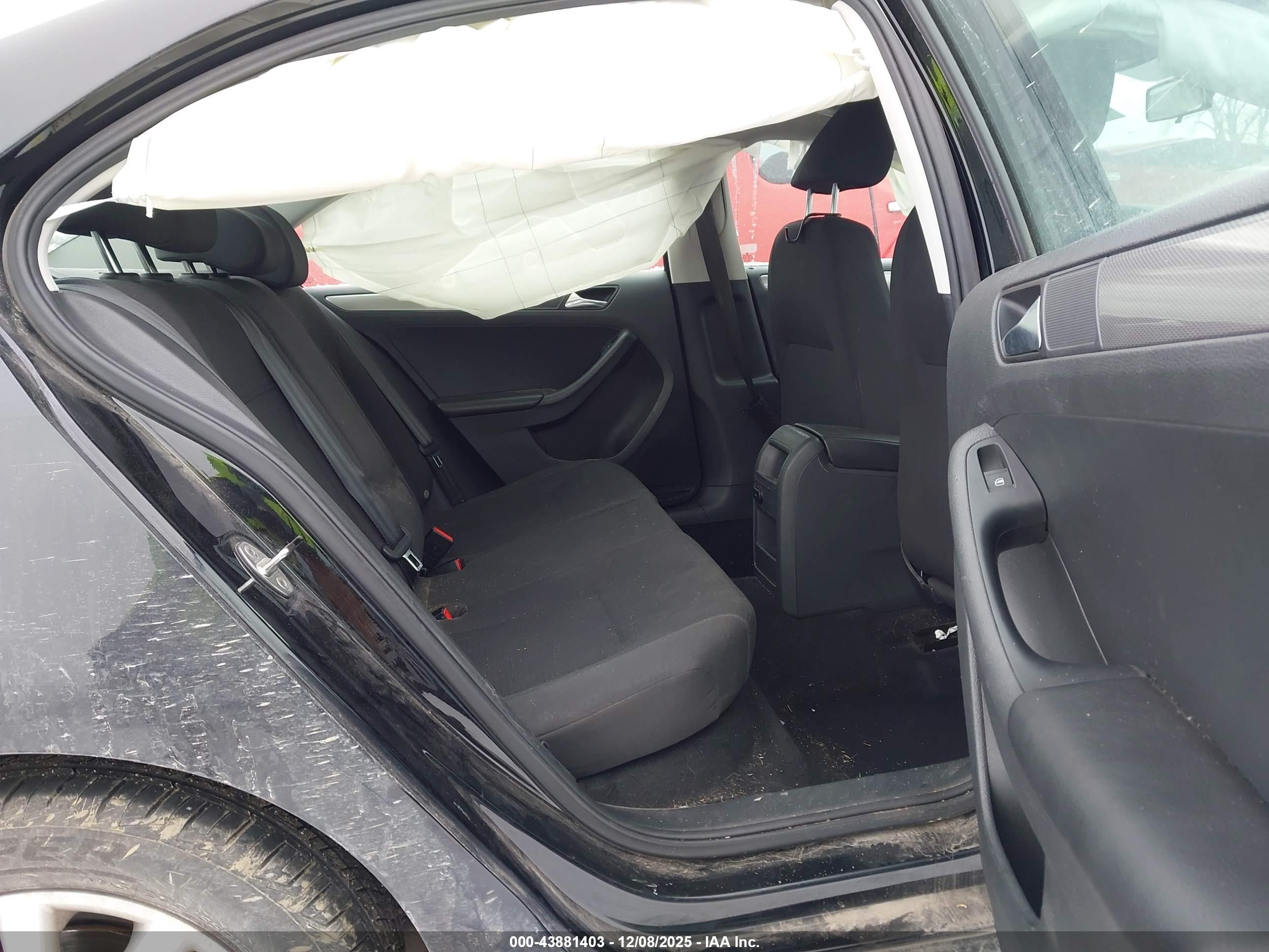 VOLKSWAGEN JETTA image 8