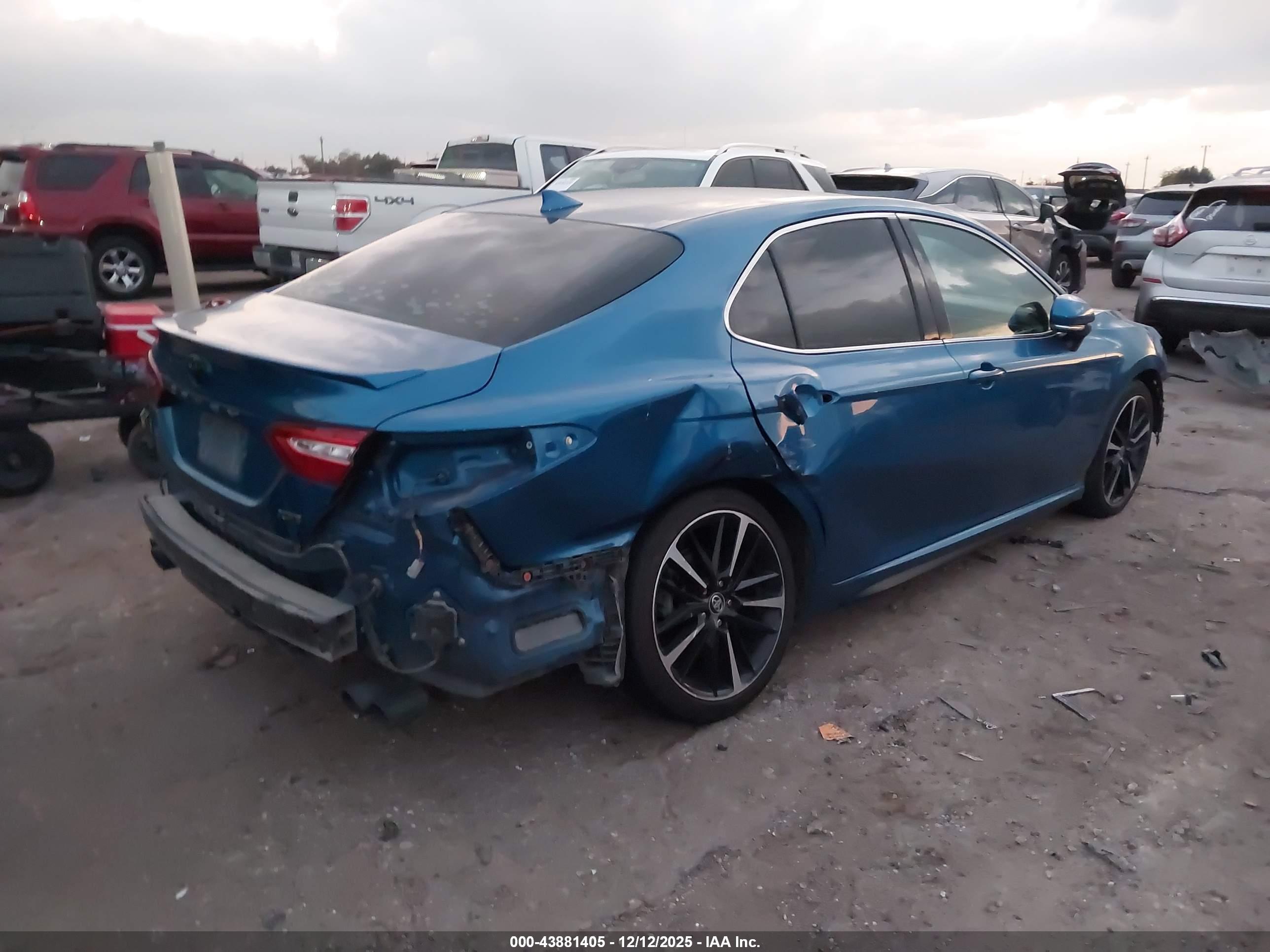 TOYOTA CAMRY image 4