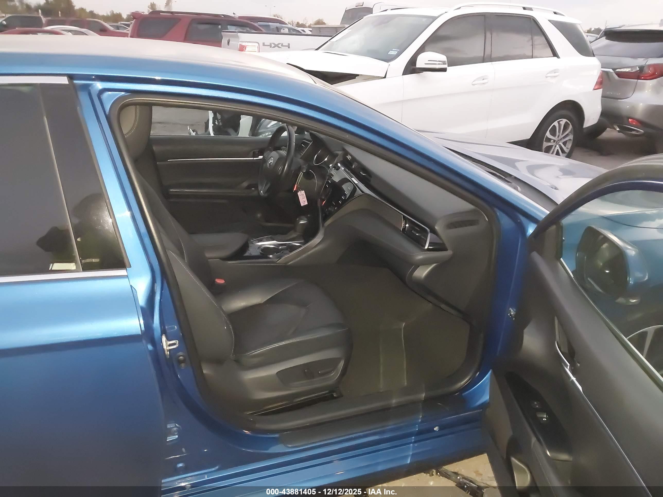 TOYOTA CAMRY image 5
