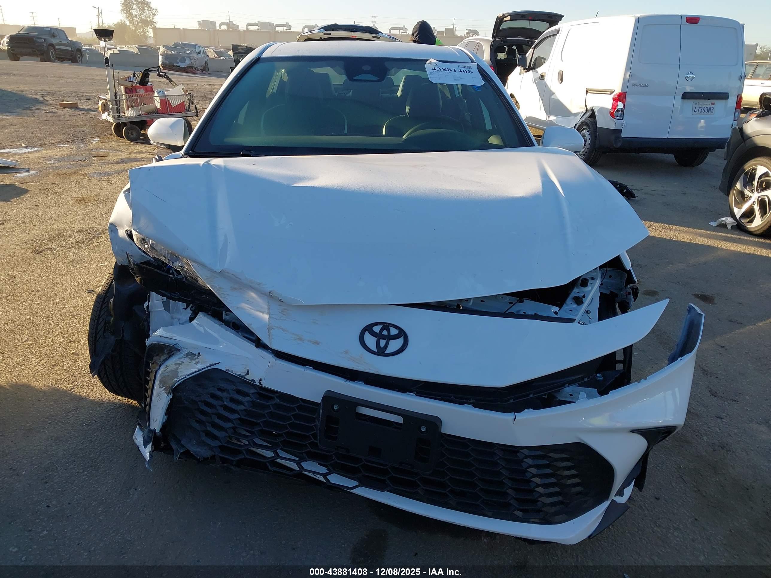 TOYOTA CAMRY image 6