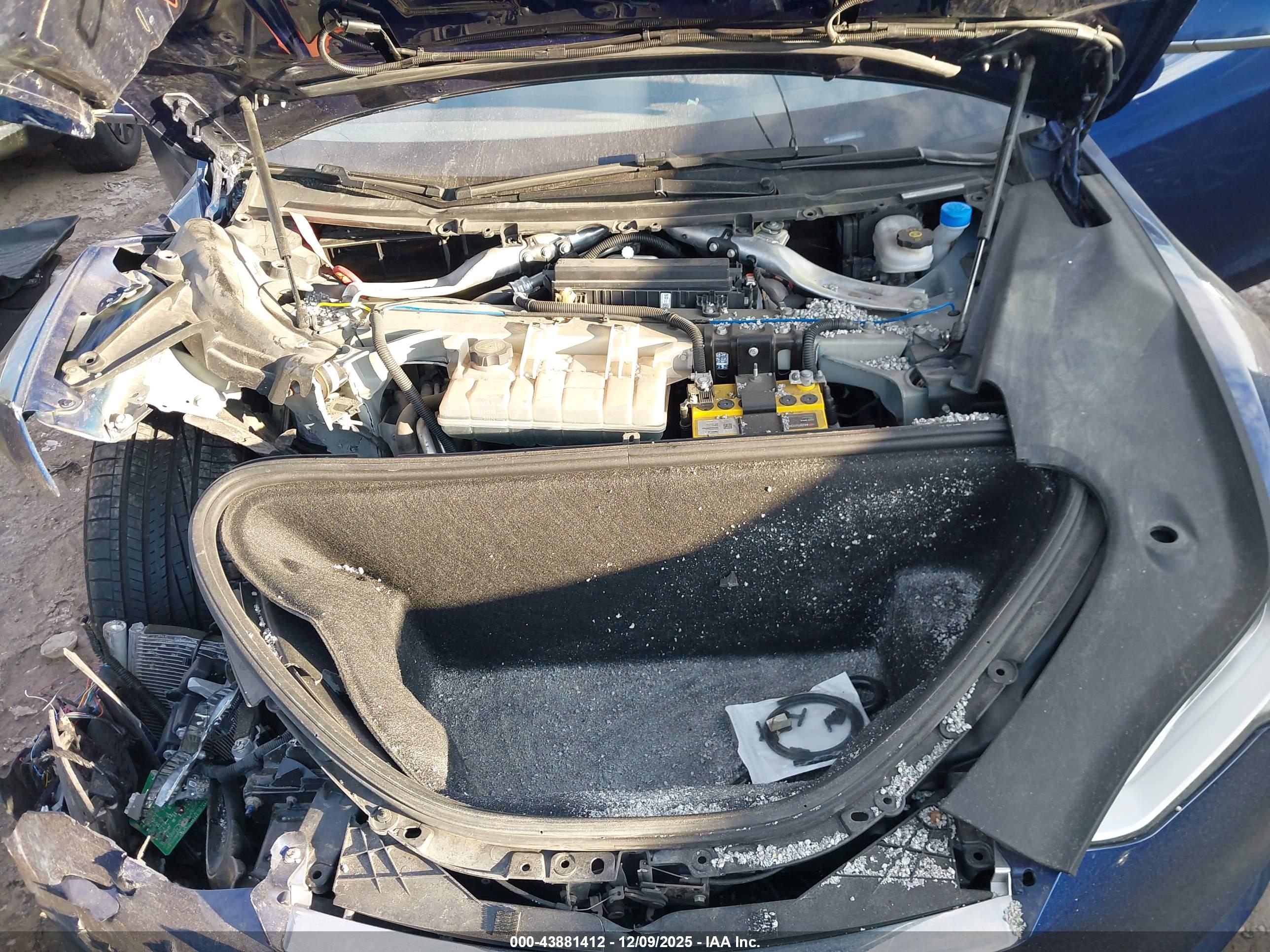 TESLA MODEL image 10
