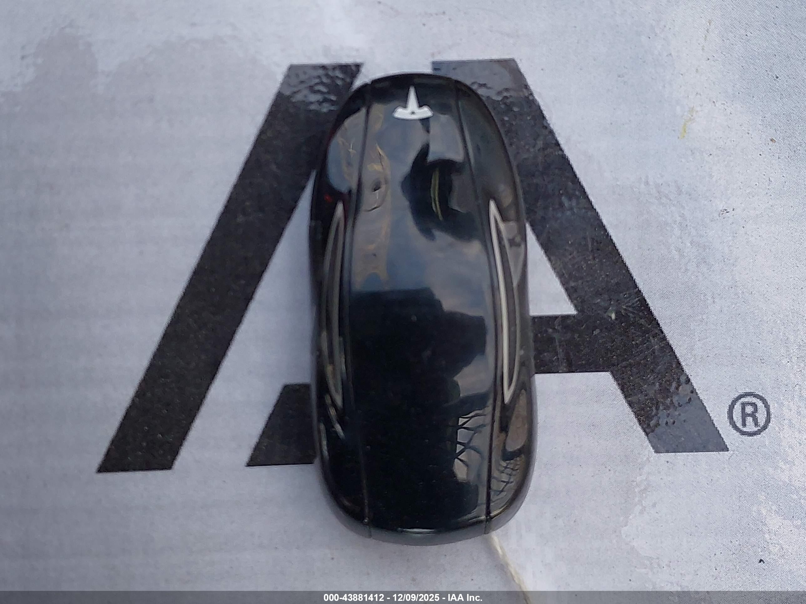TESLA MODEL image 11