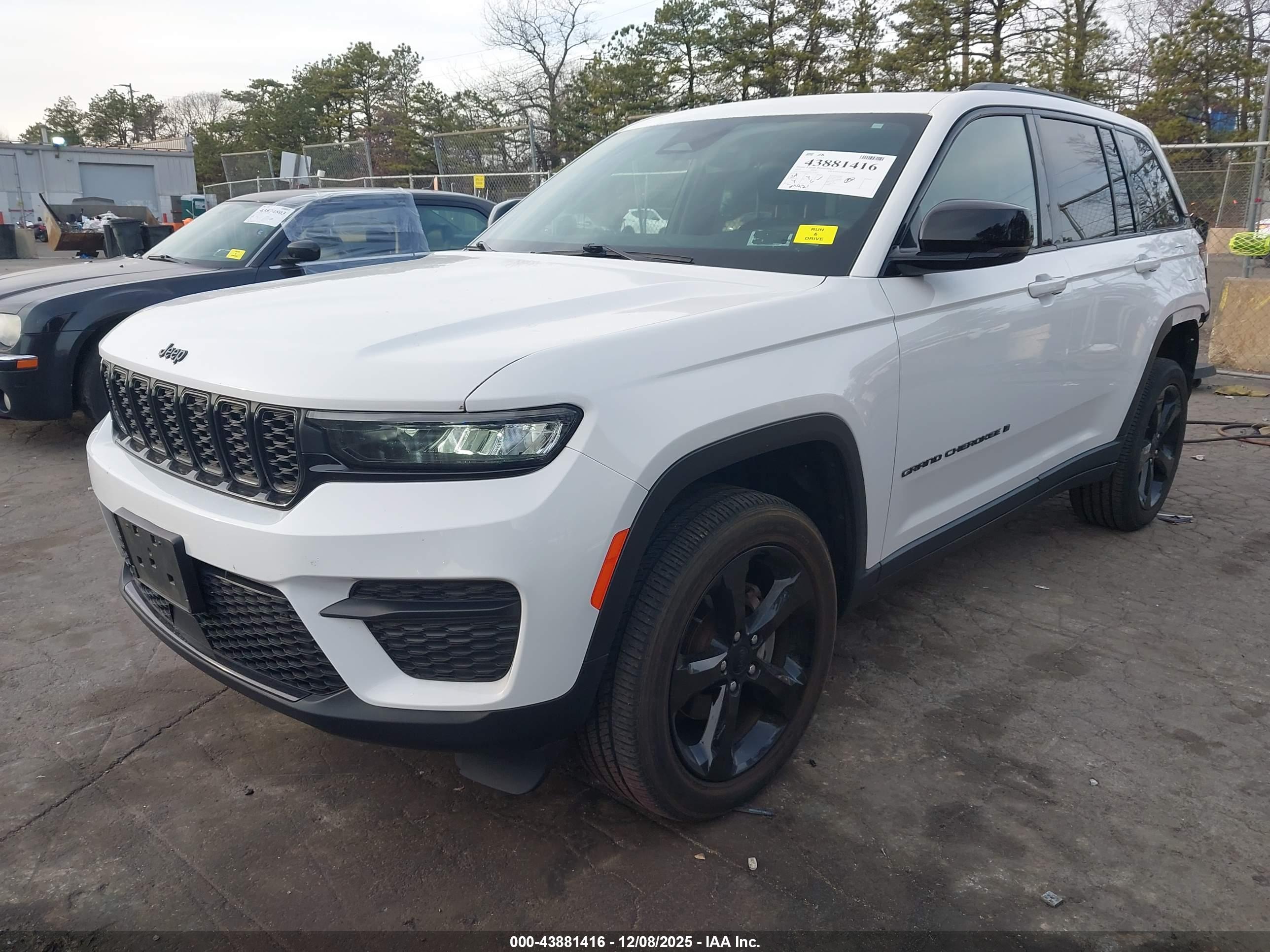 JEEP GRAND image 2